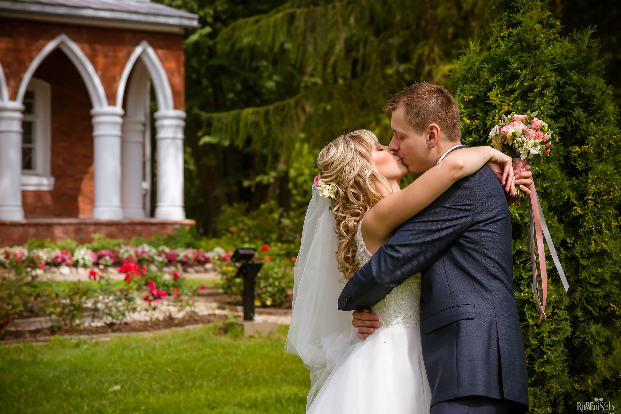 Ольга и Вадим. Фотограф Ромуальд Рубенис и Артемий Сташанс