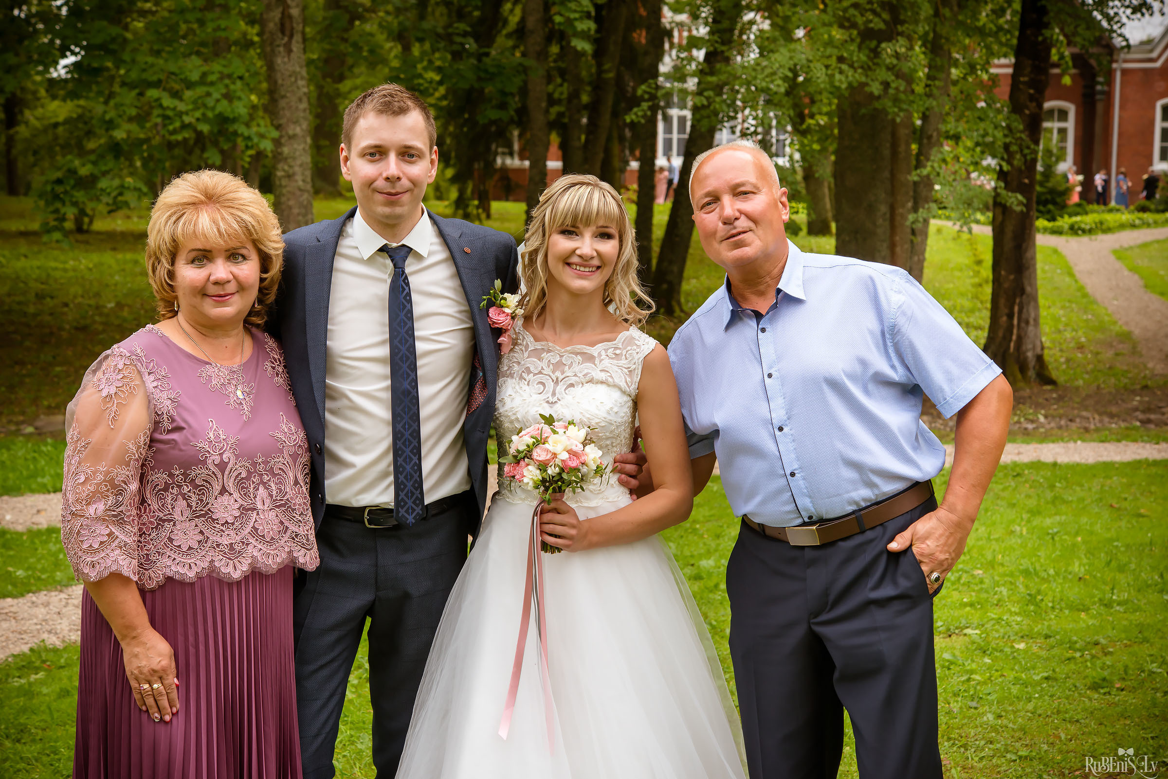 Ольга и Вадим. Фотограф Ромуальд Рубенис и Артемий Сташанс