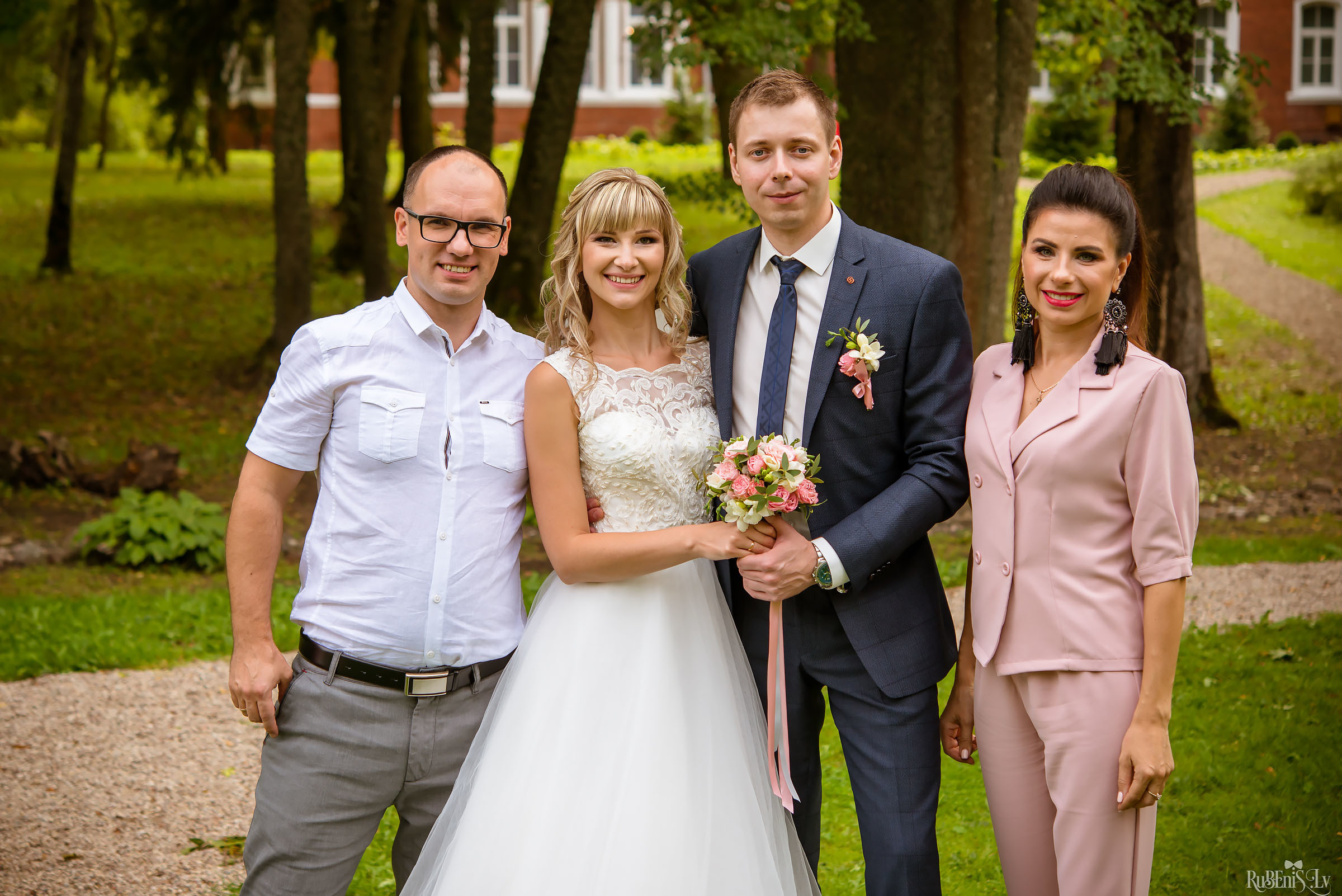 Ольга и Вадим. Фотограф Ромуальд Рубенис и Артемий Сташанс