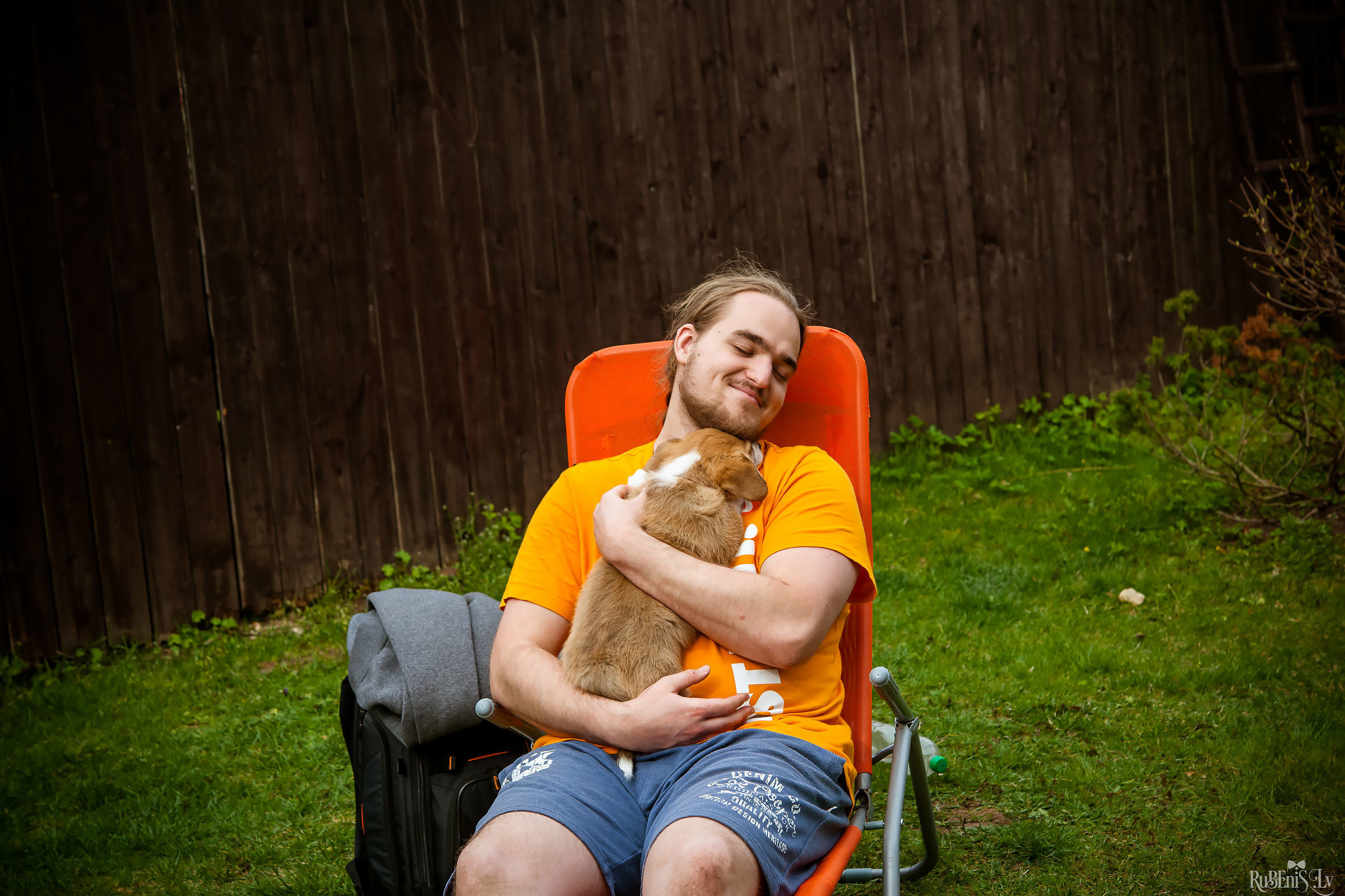 Анна и Марта / Корги и Гриффоны. Фотограф Ромуальд Рубенис и Артемий Сташанс