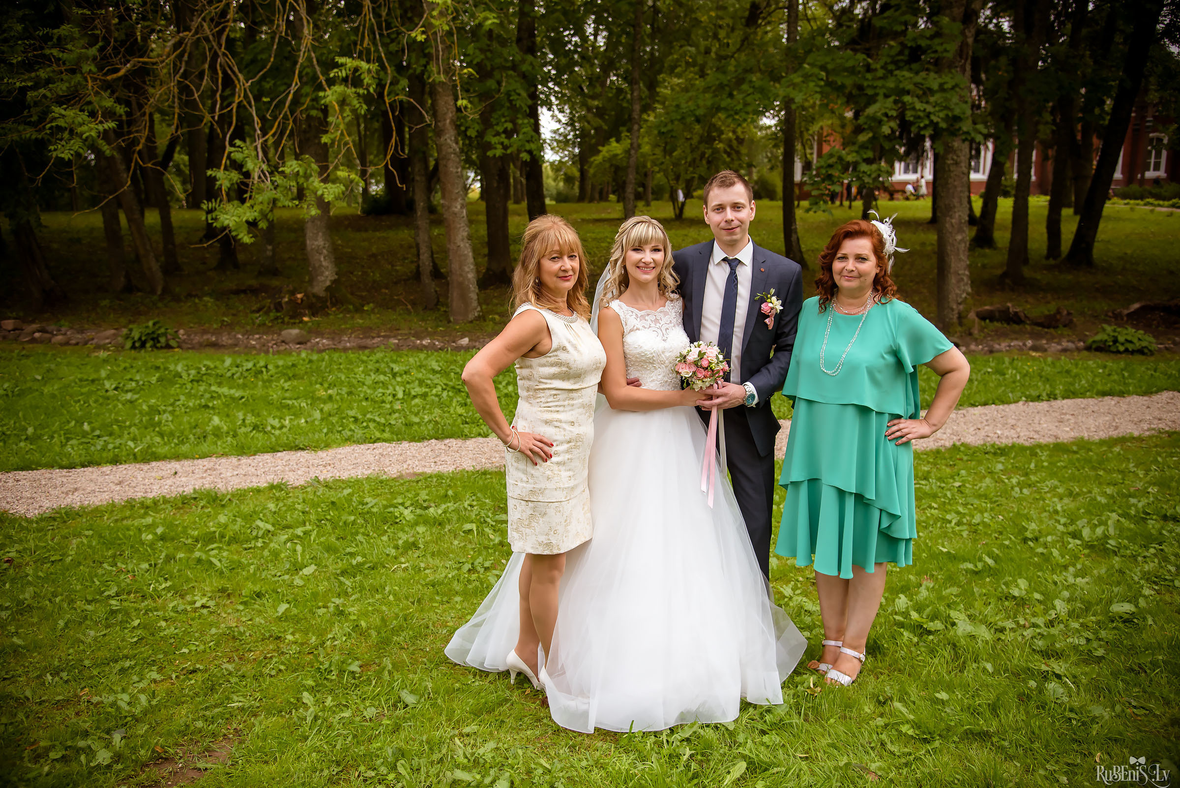 Ольга и Вадим. Фотограф Ромуальд Рубенис и Артемий Сташанс