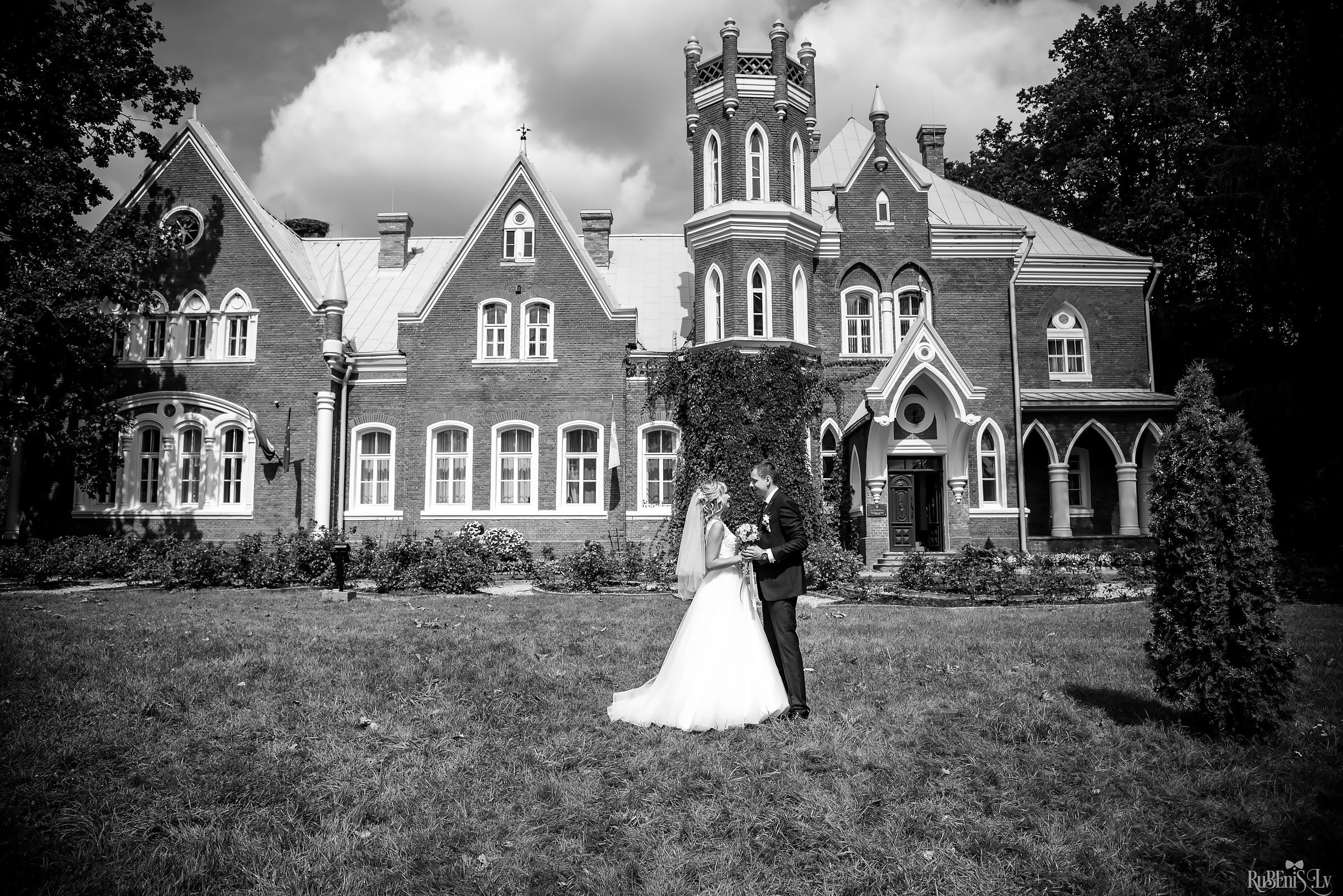 Ольга и Вадим. Фотограф Ромуальд Рубенис и Артемий Сташанс