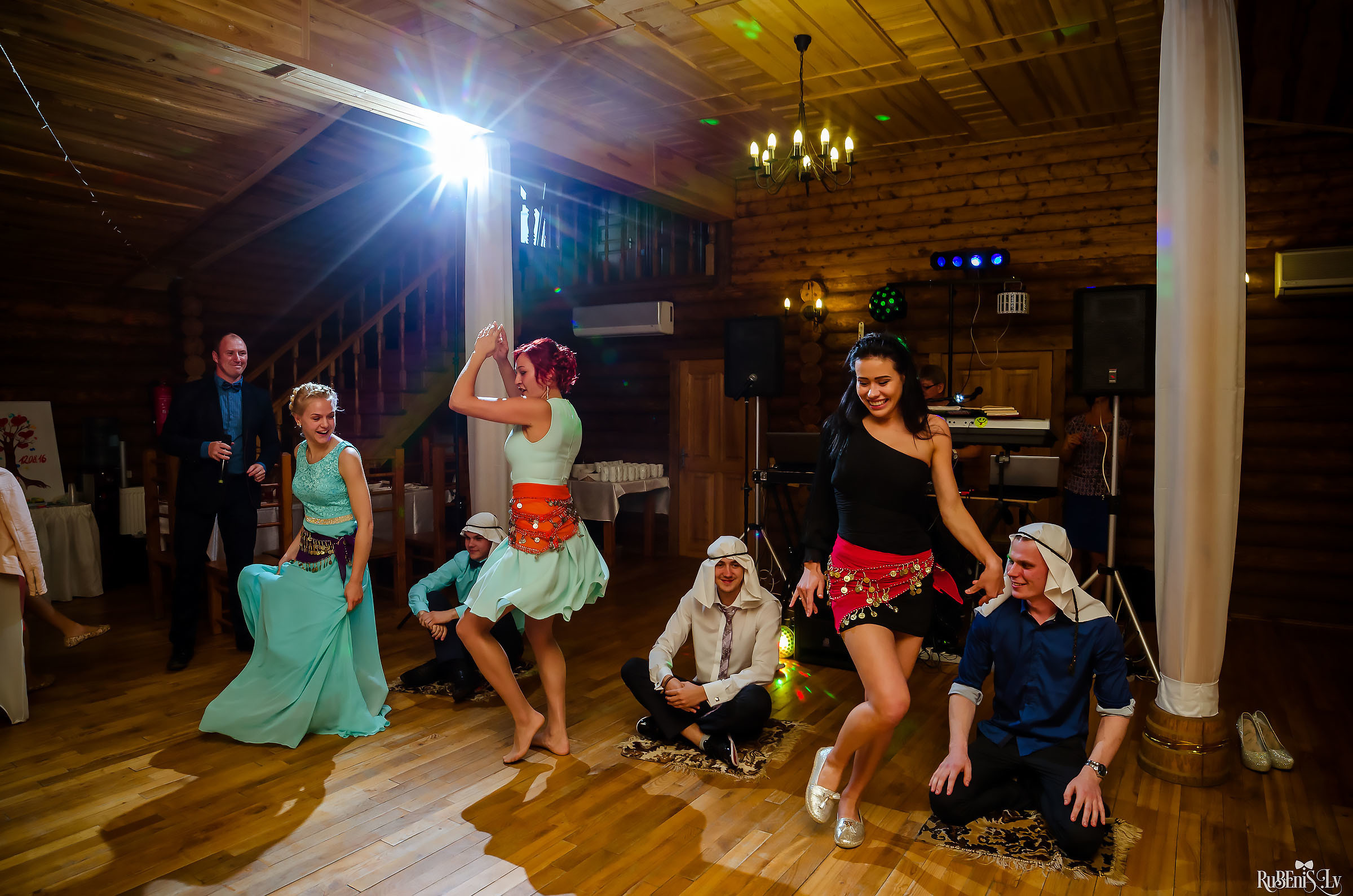 Julija un Edgars. Fotogrāfs Romualds Rubenis un Artemijs Stašāns