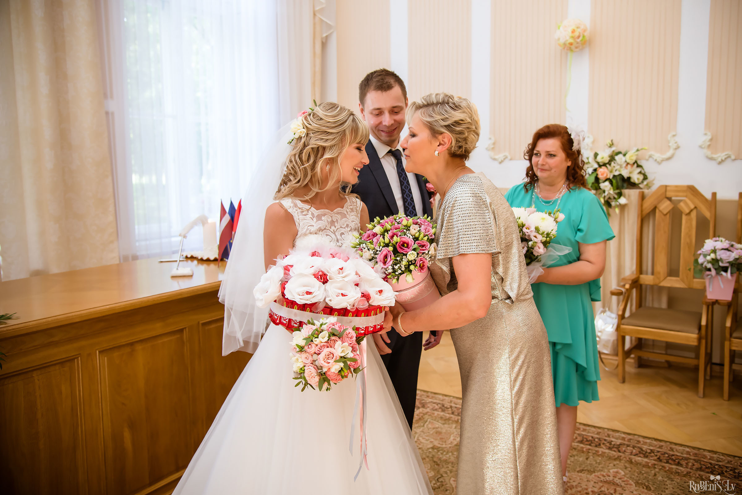 Ольга и Вадим. Фотограф Ромуальд Рубенис и Артемий Сташанс