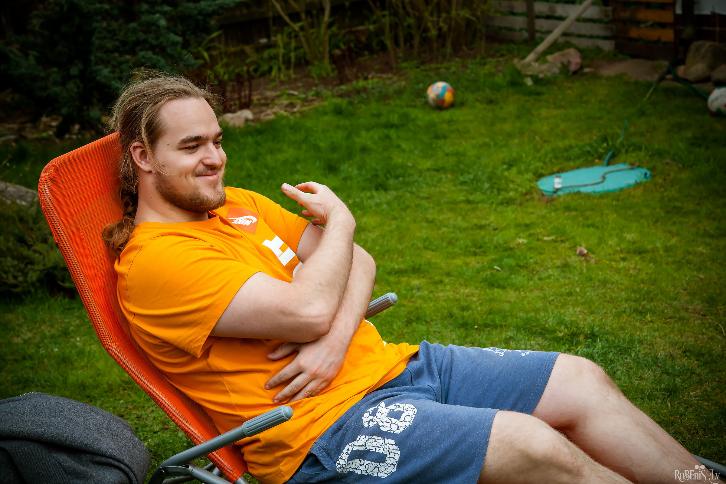 Анна и Марта / Корги и Гриффоны. Фотограф Ромуальд Рубенис и Артемий Сташанс