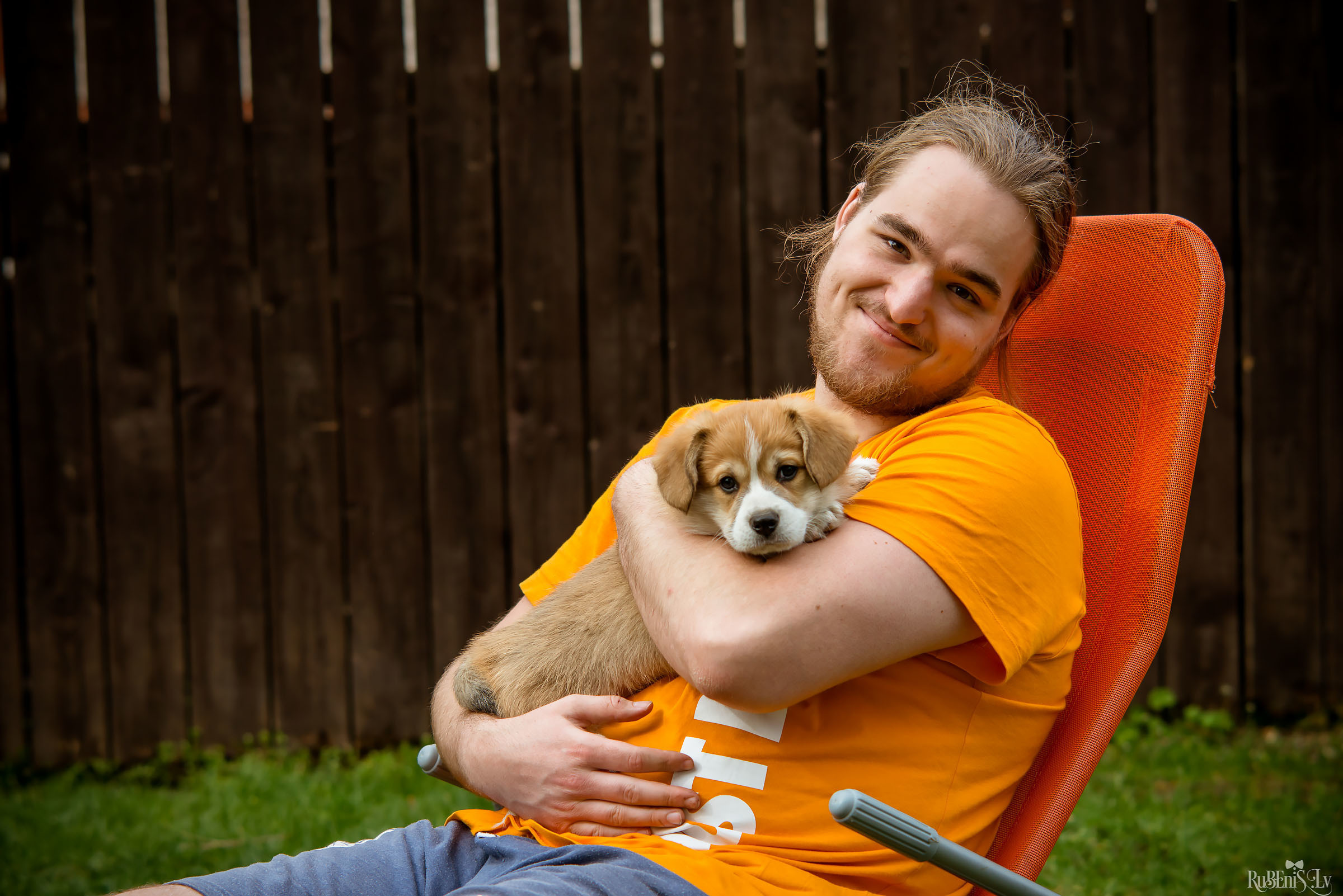 Анна и Марта / Корги и Гриффоны. Фотограф Ромуальд Рубенис и Артемий Сташанс