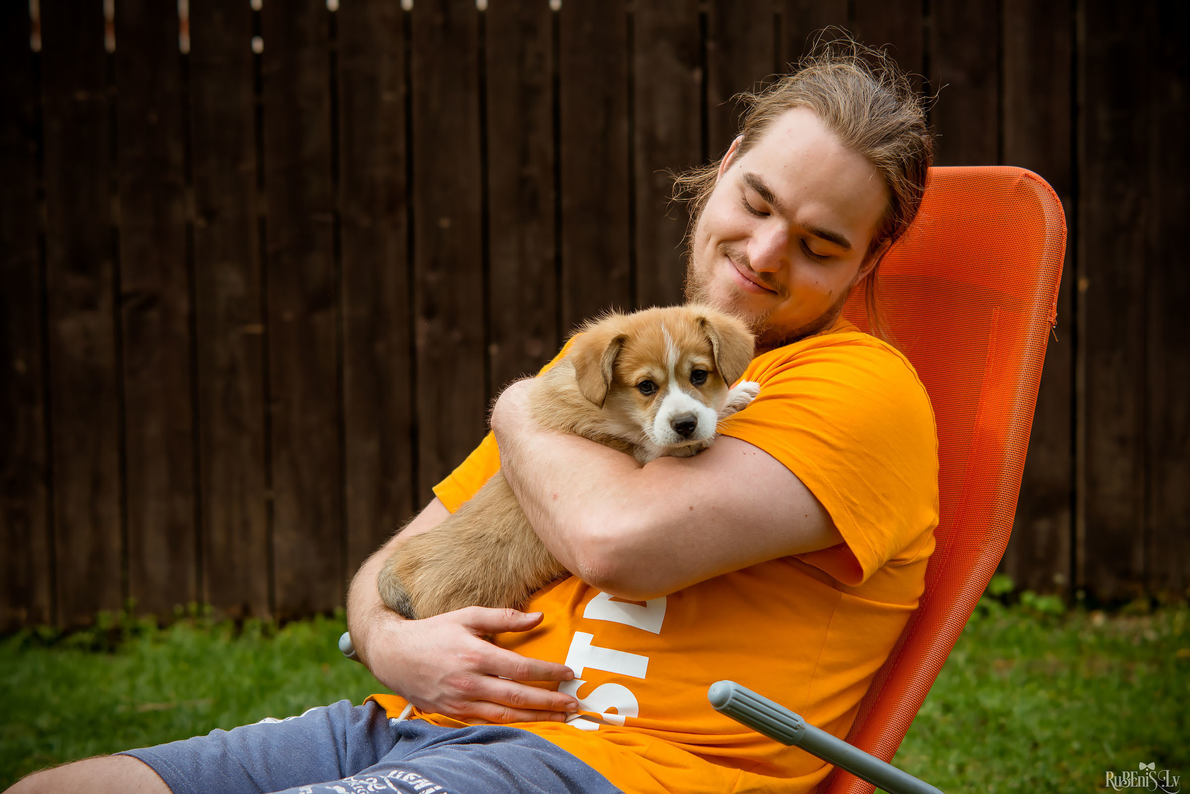 Анна и Марта / Корги и Гриффоны. Фотограф Ромуальд Рубенис и Артемий Сташанс