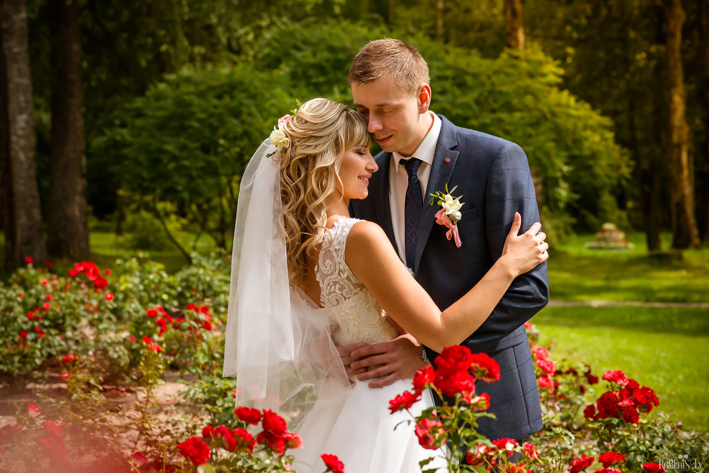 Ольга и Вадим. Фотограф Ромуальд Рубенис и Артемий Сташанс