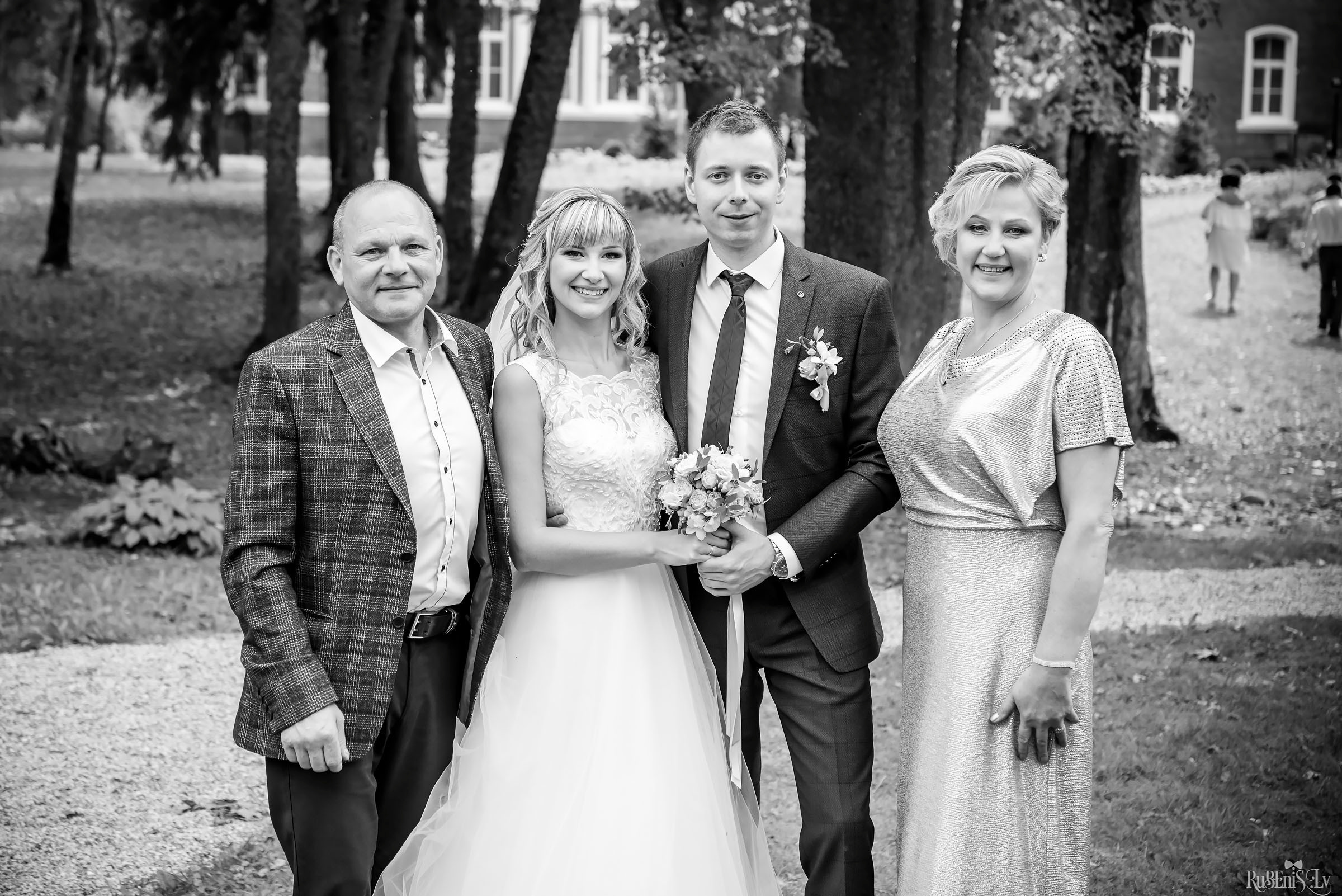 Ольга и Вадим. Фотограф Ромуальд Рубенис и Артемий Сташанс