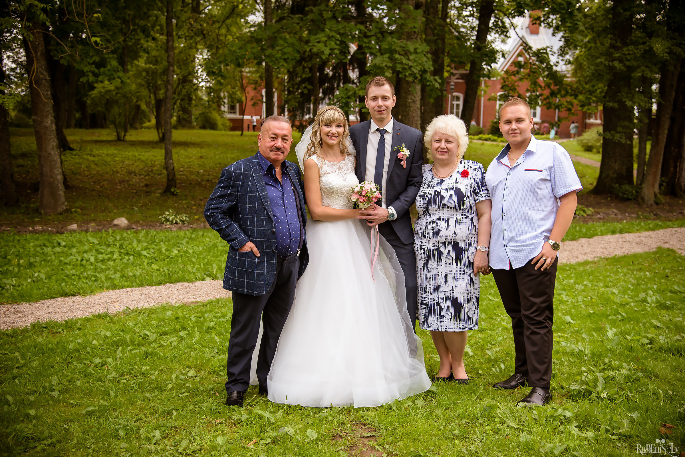 Ольга и Вадим. Фотограф Ромуальд Рубенис и Артемий Сташанс