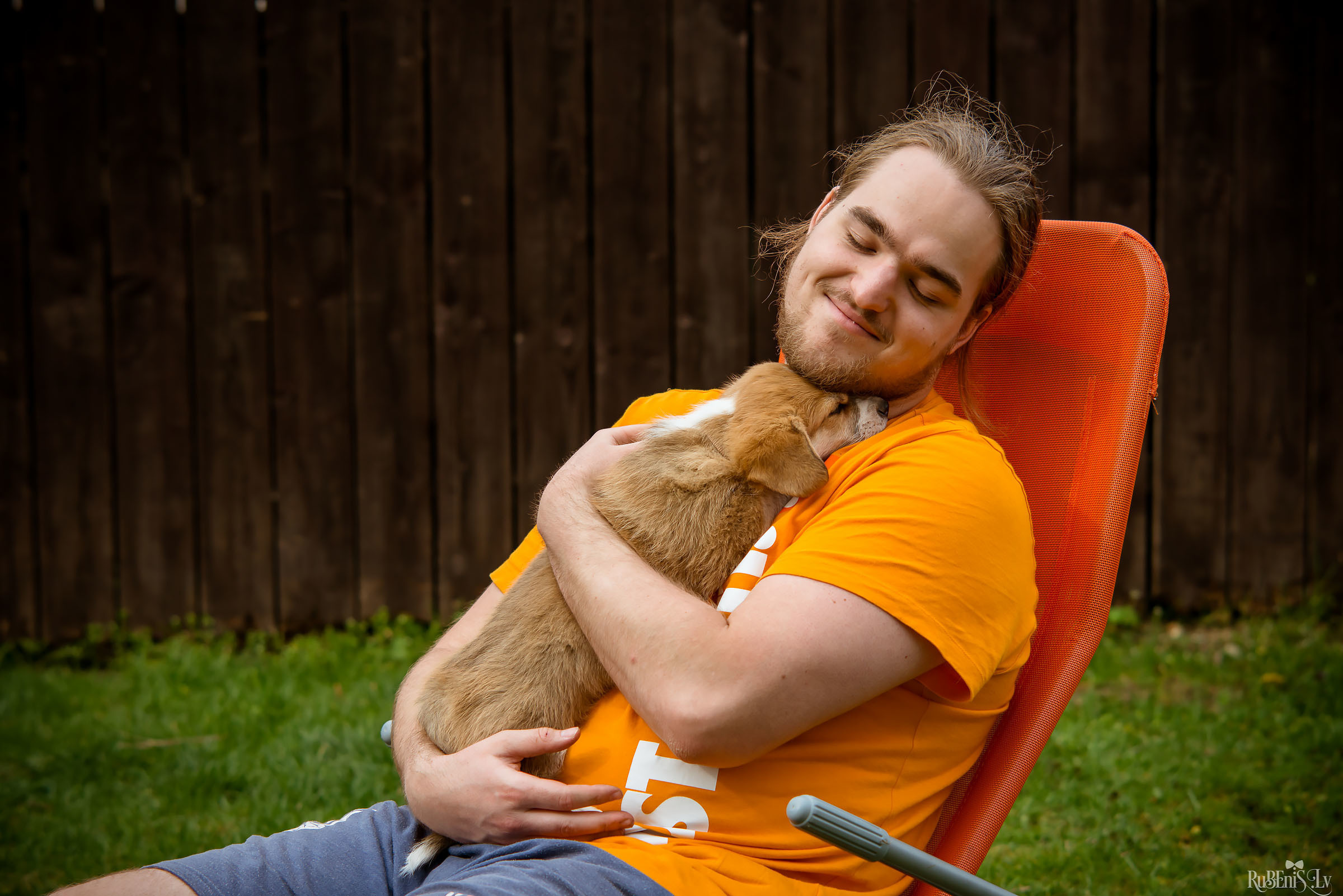 Анна и Марта / Корги и Гриффоны. Фотограф Ромуальд Рубенис и Артемий Сташанс