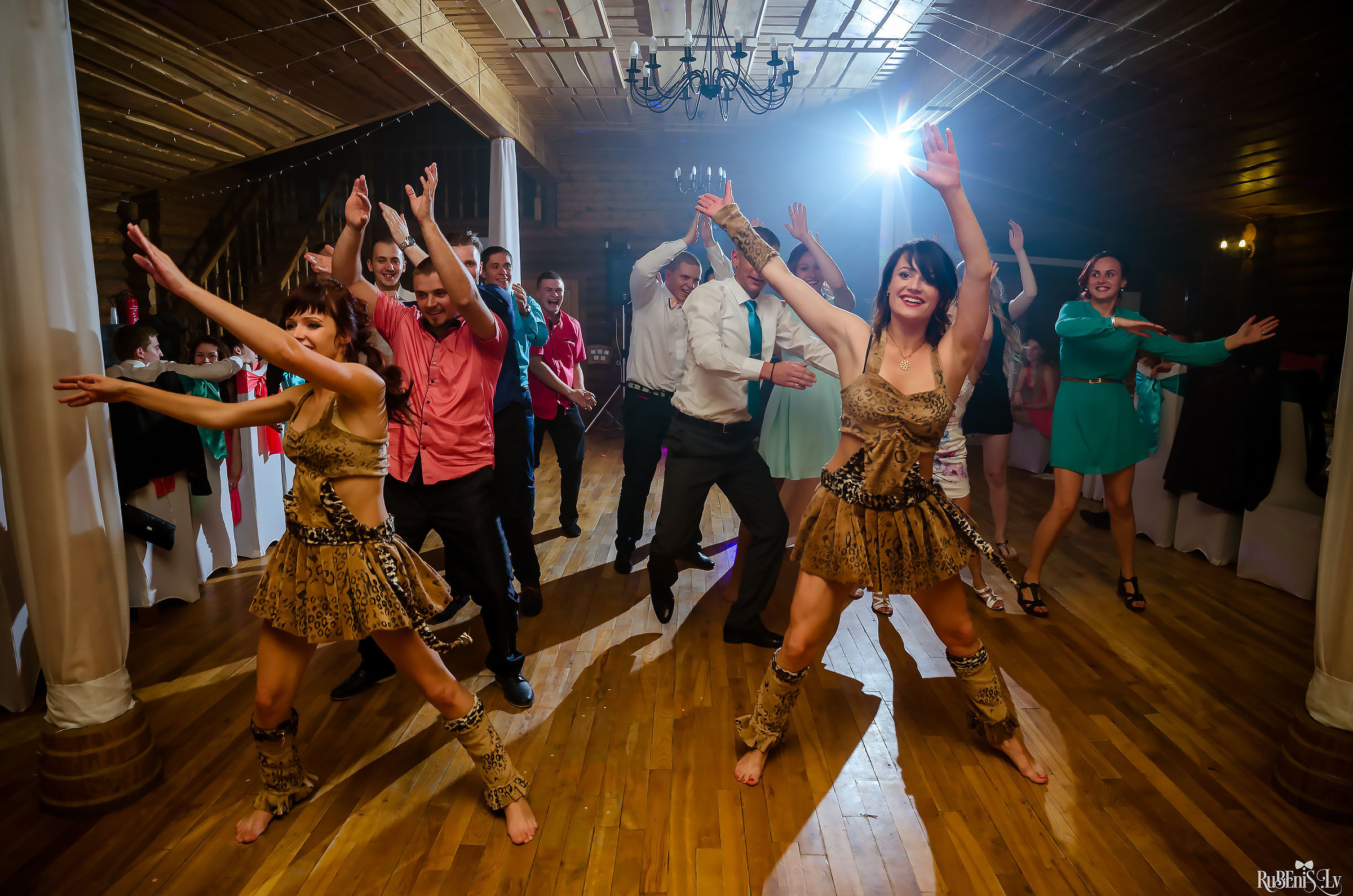 Julija un Edgars. Fotogrāfs Romualds Rubenis un Artemijs Stašāns