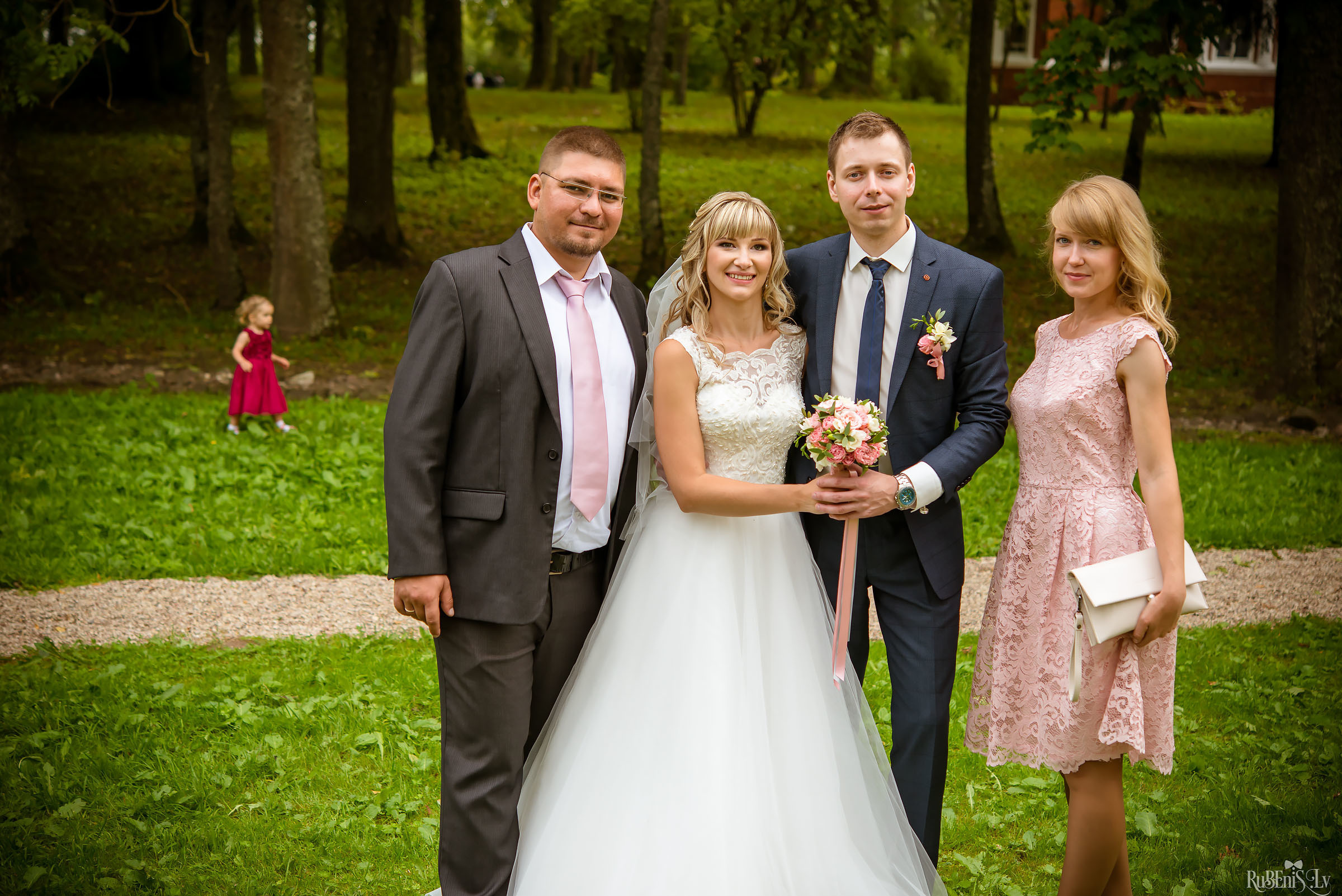 Ольга и Вадим. Фотограф Ромуальд Рубенис и Артемий Сташанс