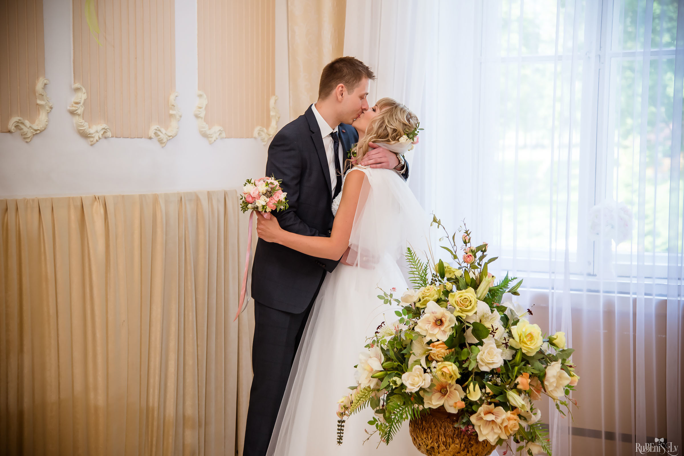 Ольга и Вадим. Фотограф Ромуальд Рубенис и Артемий Сташанс