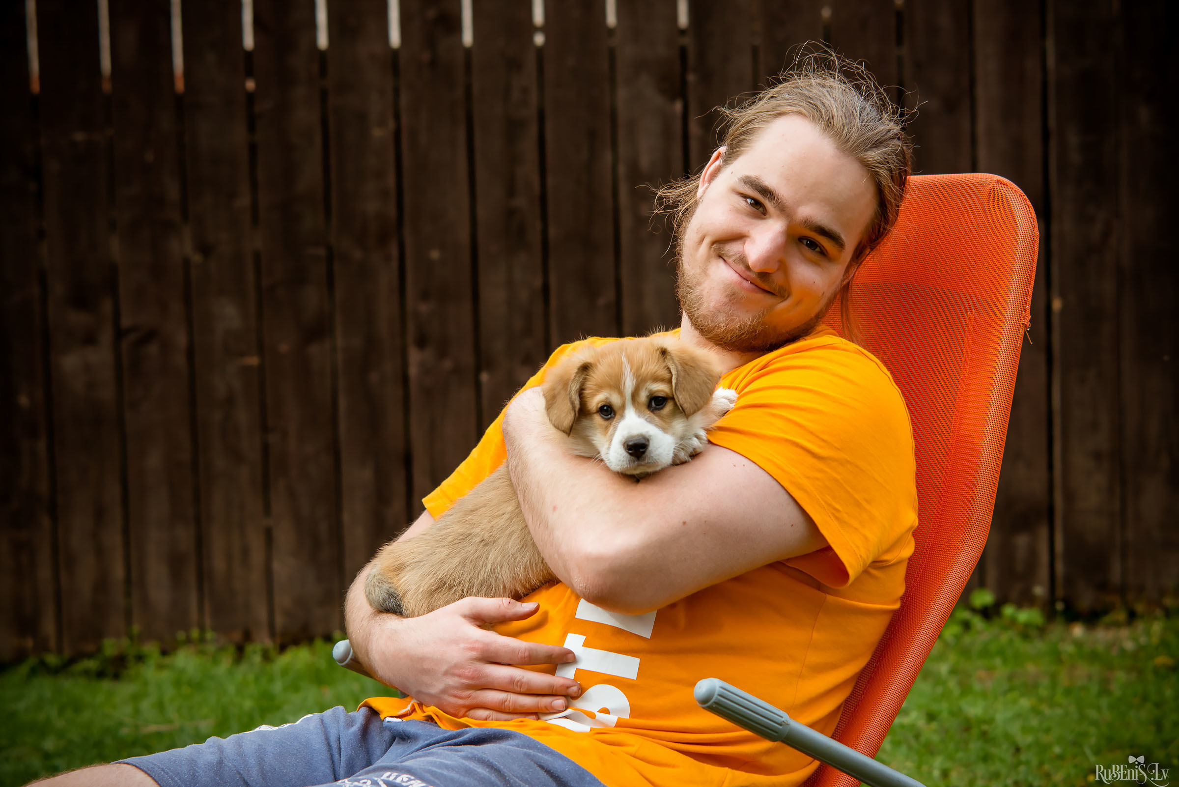 Анна и Марта / Корги и Гриффоны. Фотограф Ромуальд Рубенис и Артемий Сташанс