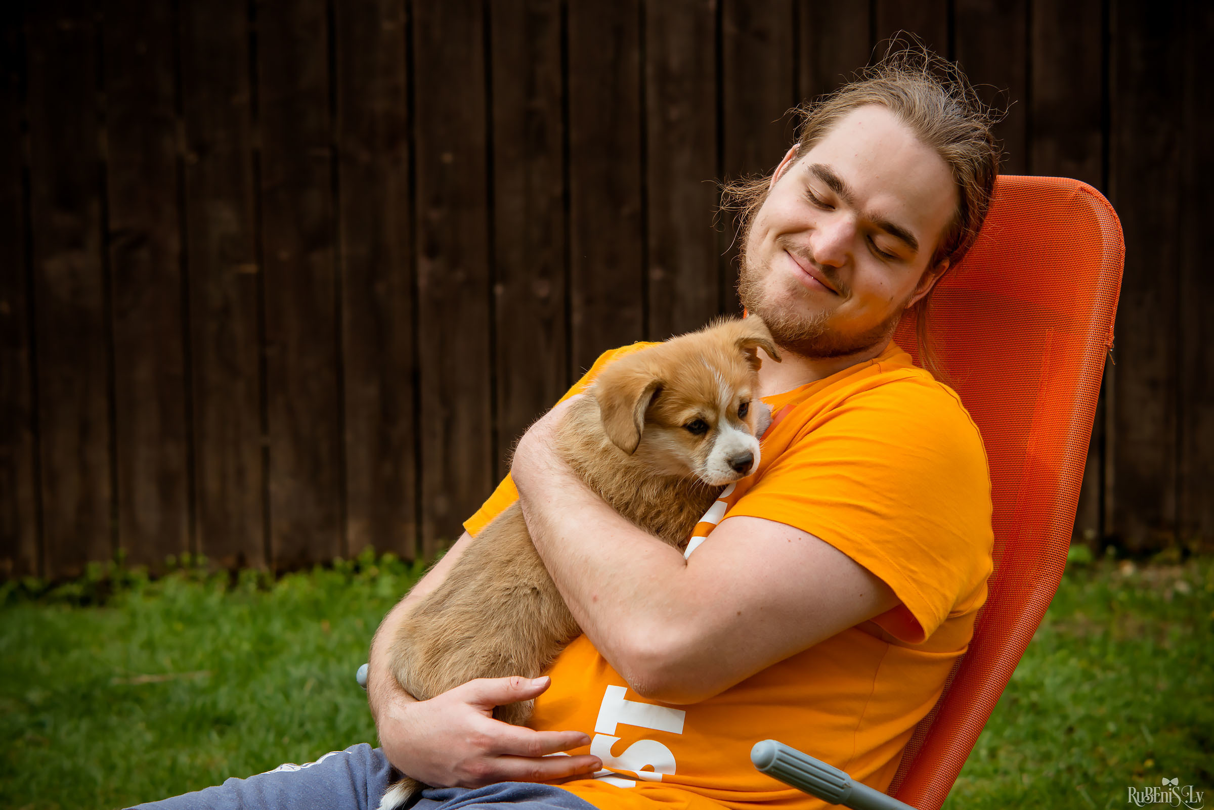 Анна и Марта / Корги и Гриффоны. Фотограф Ромуальд Рубенис и Артемий Сташанс