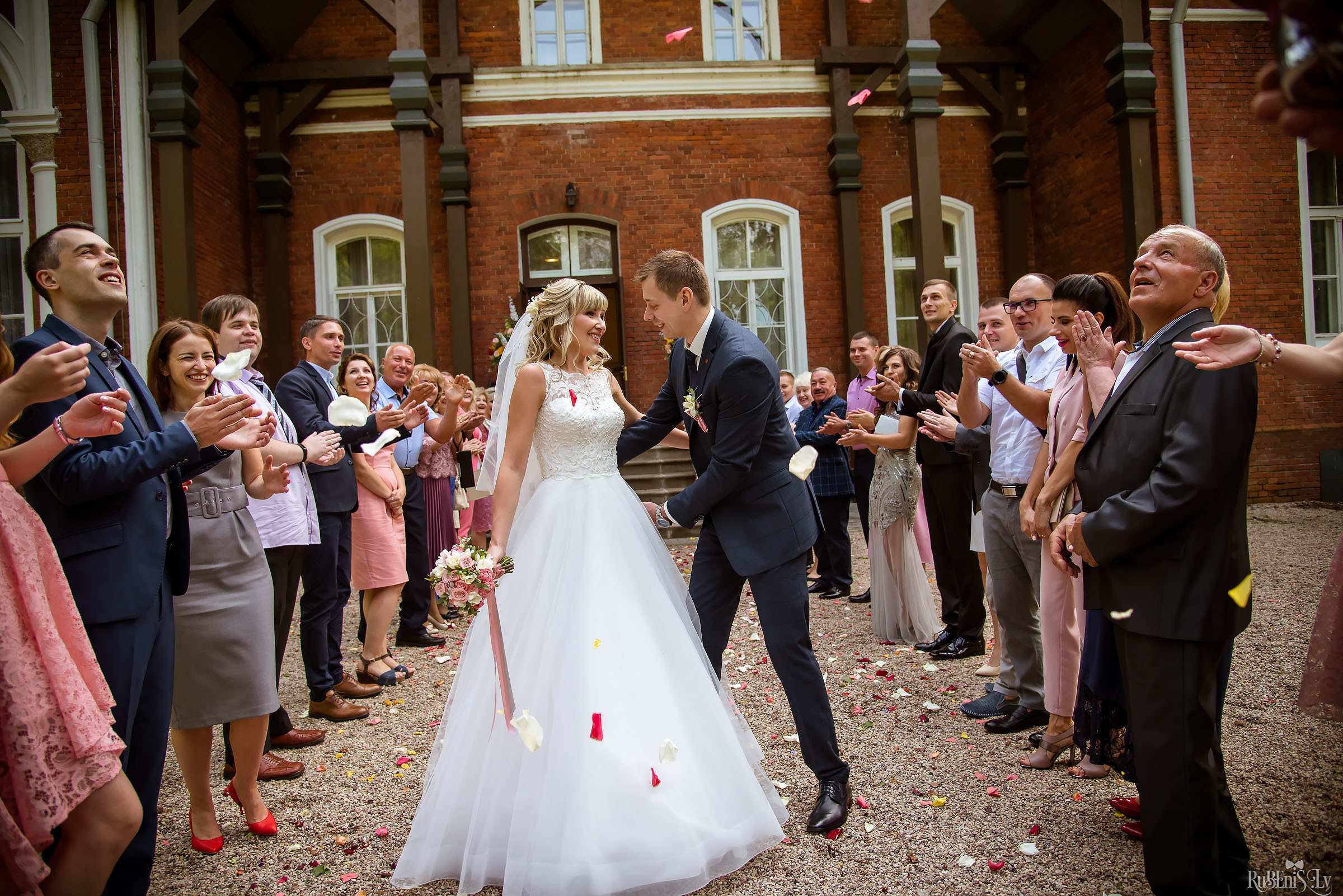 Ольга и Вадим. Фотограф Ромуальд Рубенис и Артемий Сташанс