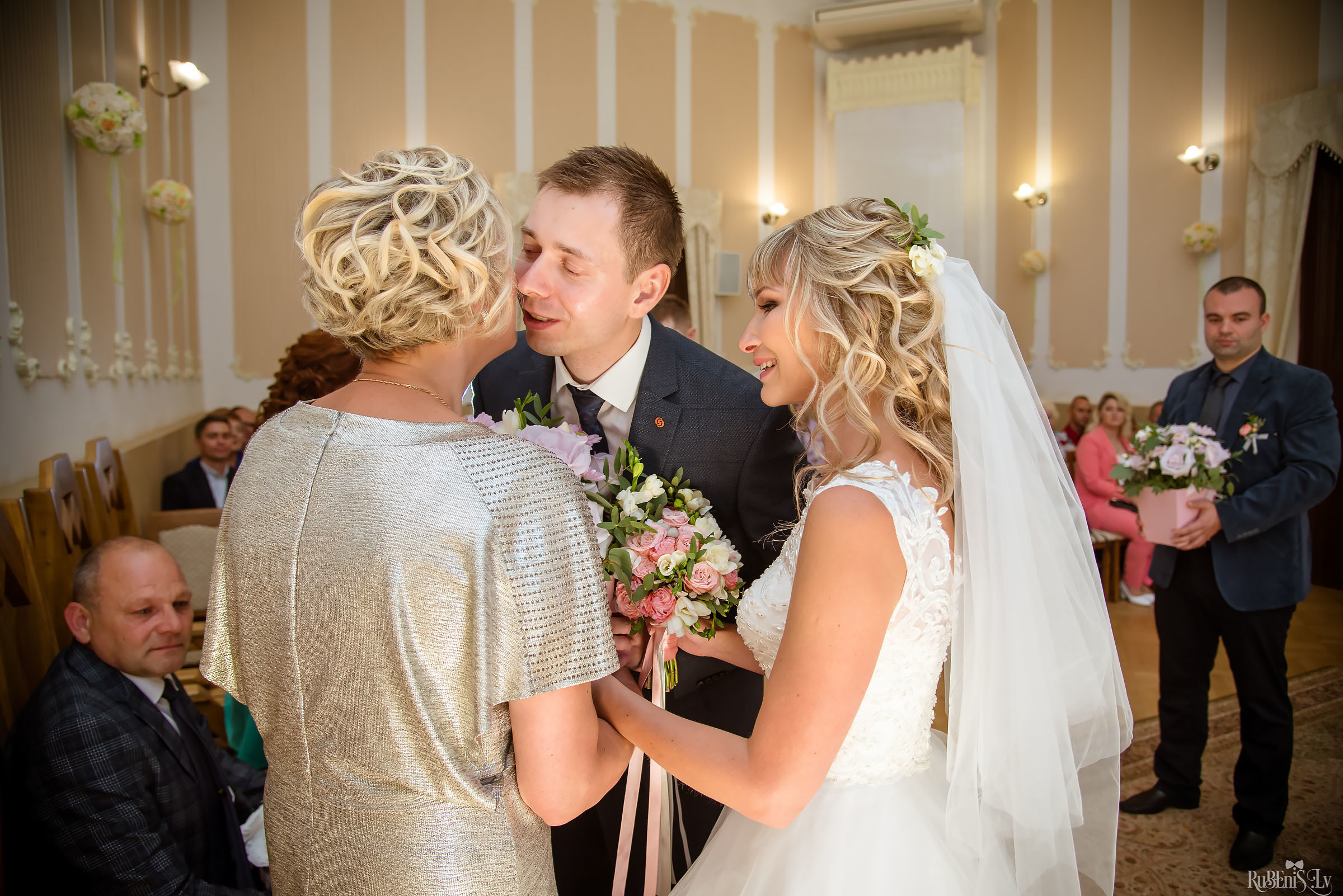 Ольга и Вадим. Фотограф Ромуальд Рубенис и Артемий Сташанс