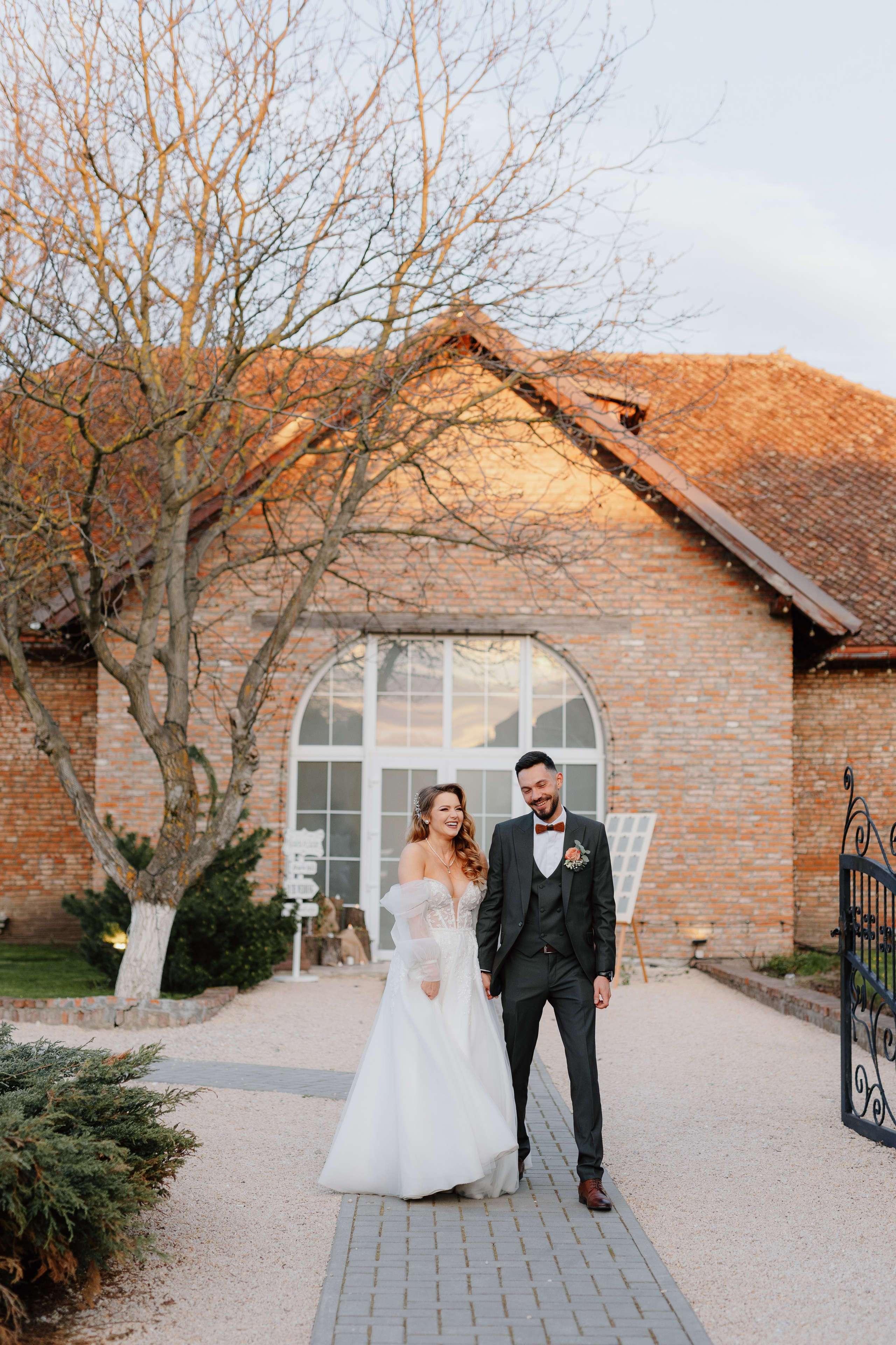 Nicoleta & Lucian. Main