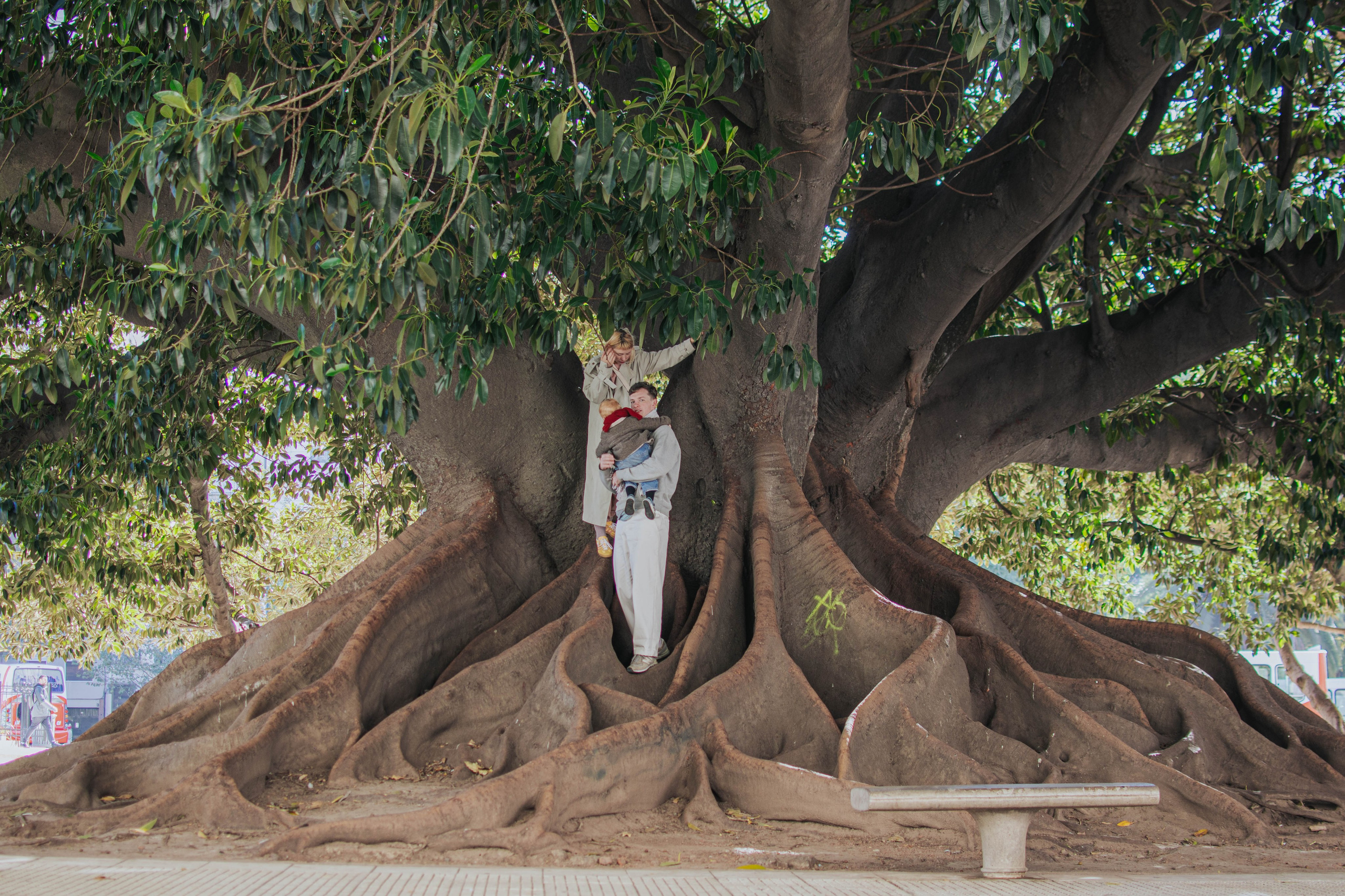 Family photo shoot. Buenos Aires. Photographer @elmirkami in the city of Buenos Aires