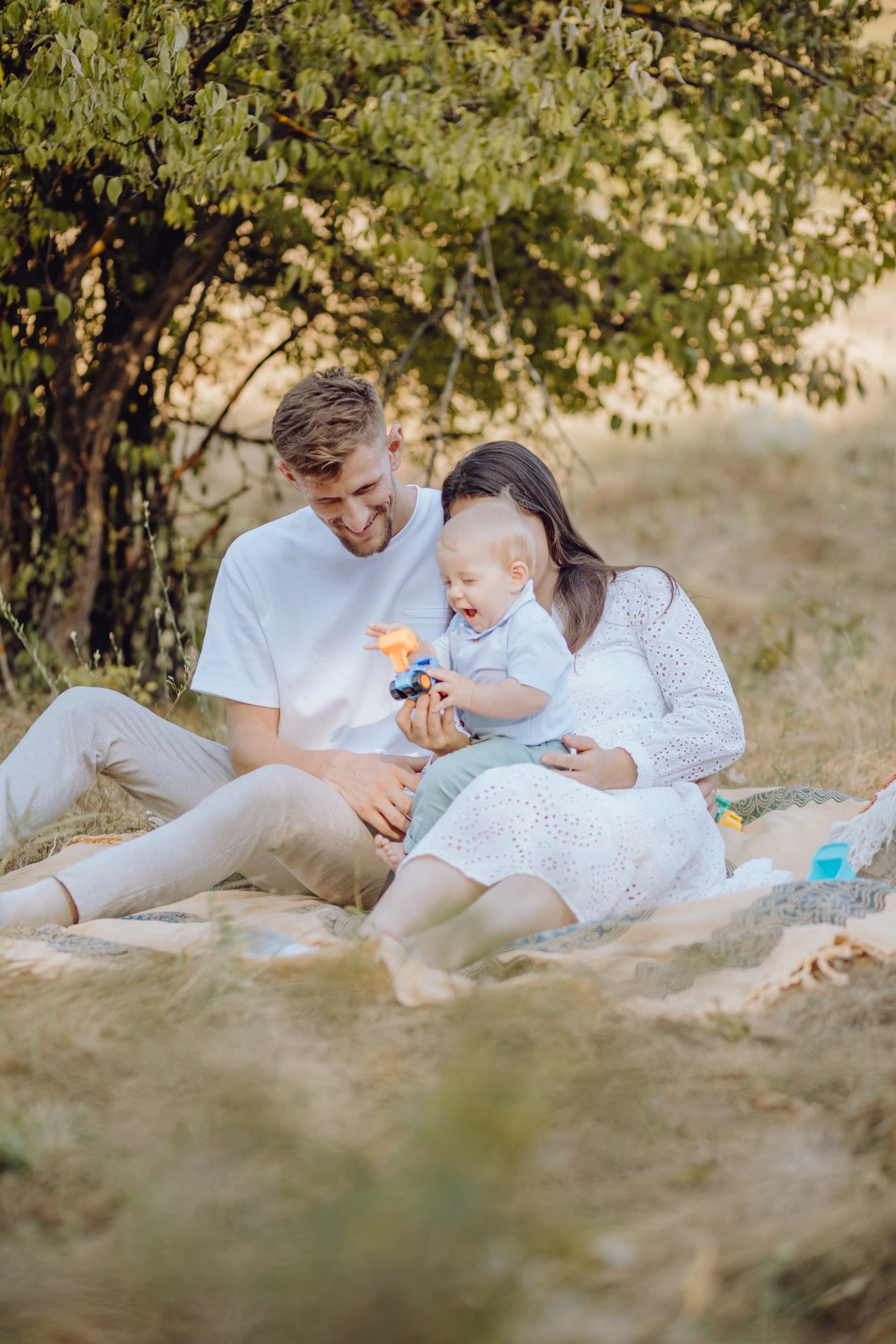 Beni & Adina. Wedding & couple photographer from Romania Rut Vetan