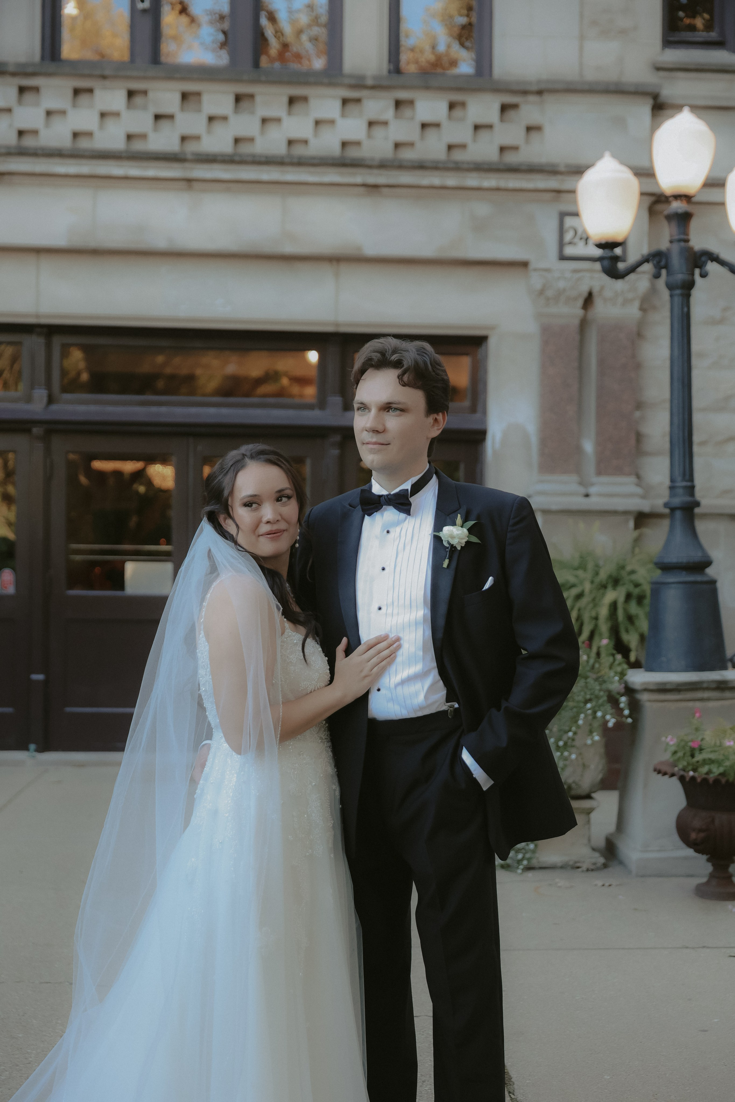 Madison&Otis. Couple photographer in Chicago