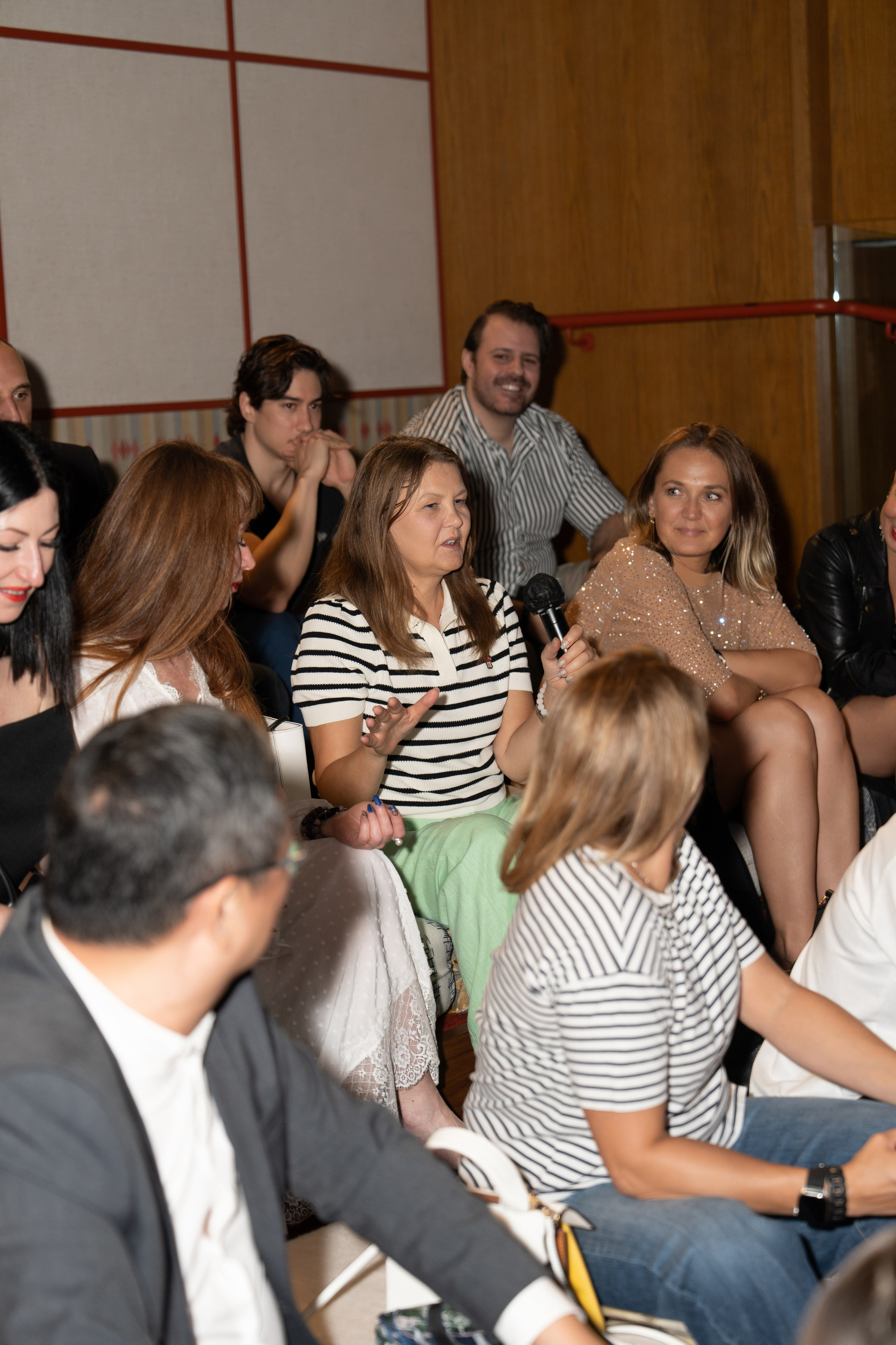 KRISP. PRODUCTION MOVIE PREMIER. ФОТОГРАФ В ГОНКОНГЕ (СВАДЬБЫ, FASHION, СЕМЕЙНЫЕ, МЕРОПРИЯТИЯ, ФОТОПРОГУЛКИ)