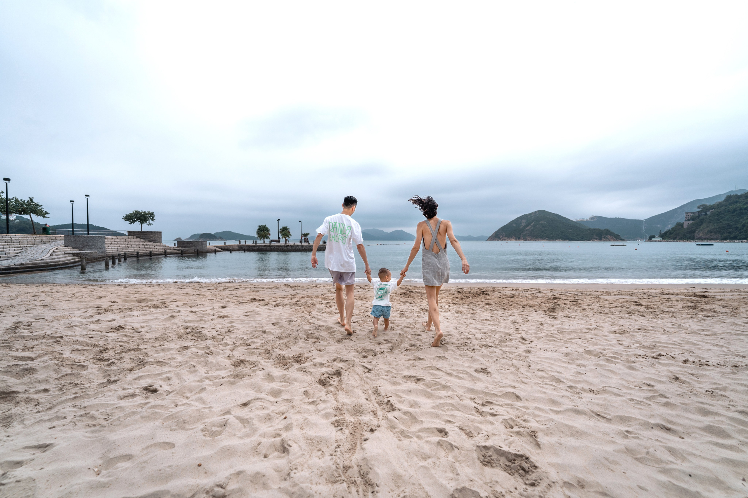 OLGA & DEREK | REPULSE BAY BEACH. PHOTOGRAPHER IN HONG KONG (WEDDING, FASHION, FAMILY, EVENTS)