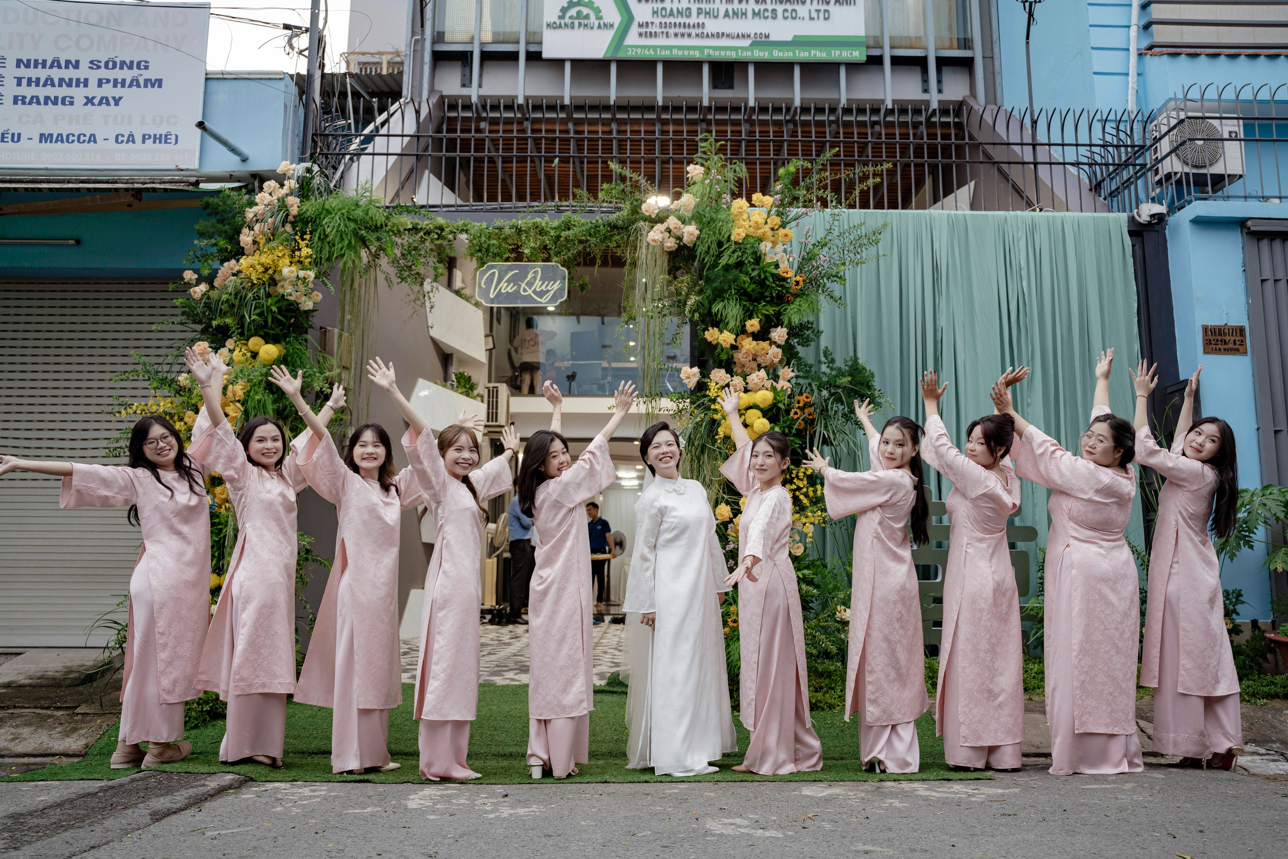 JOE & MIA. WEDDING PHOTOGRAPHER IN VIETNAM