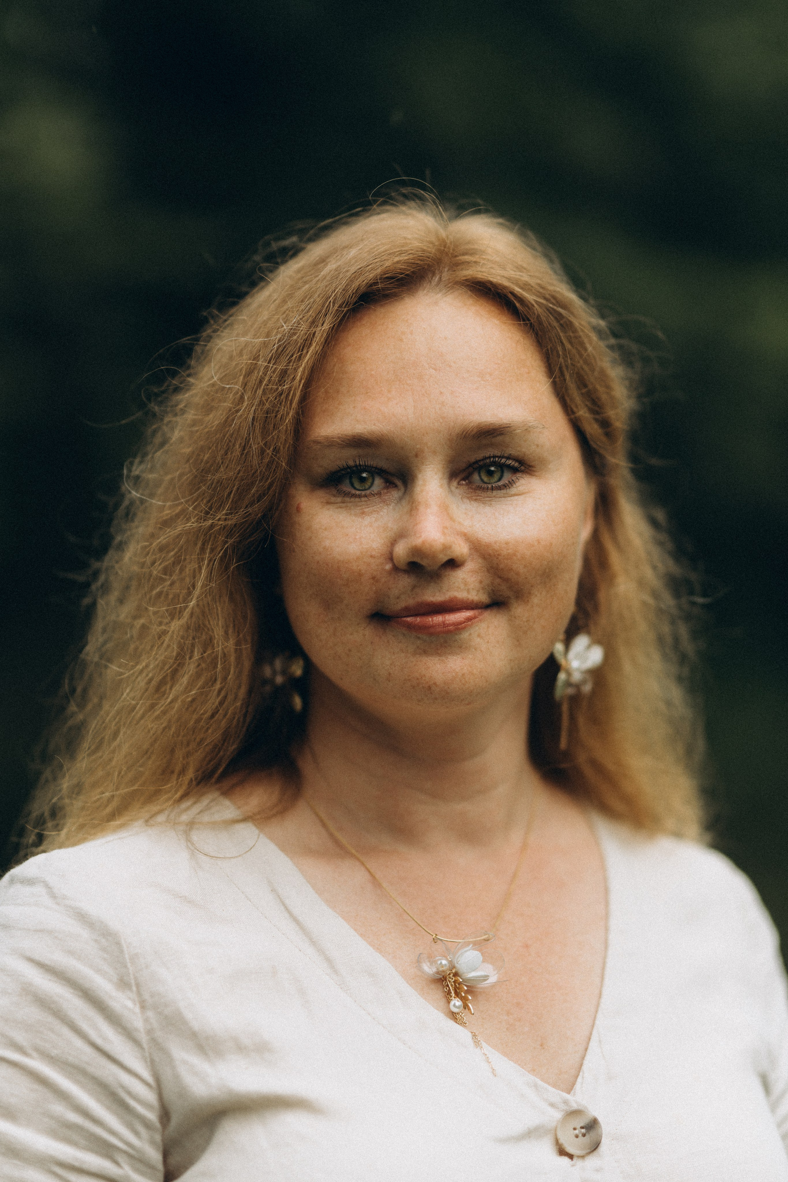 Kaivopuisto. Wedding and potrait photographer in Helsinki Vickan O