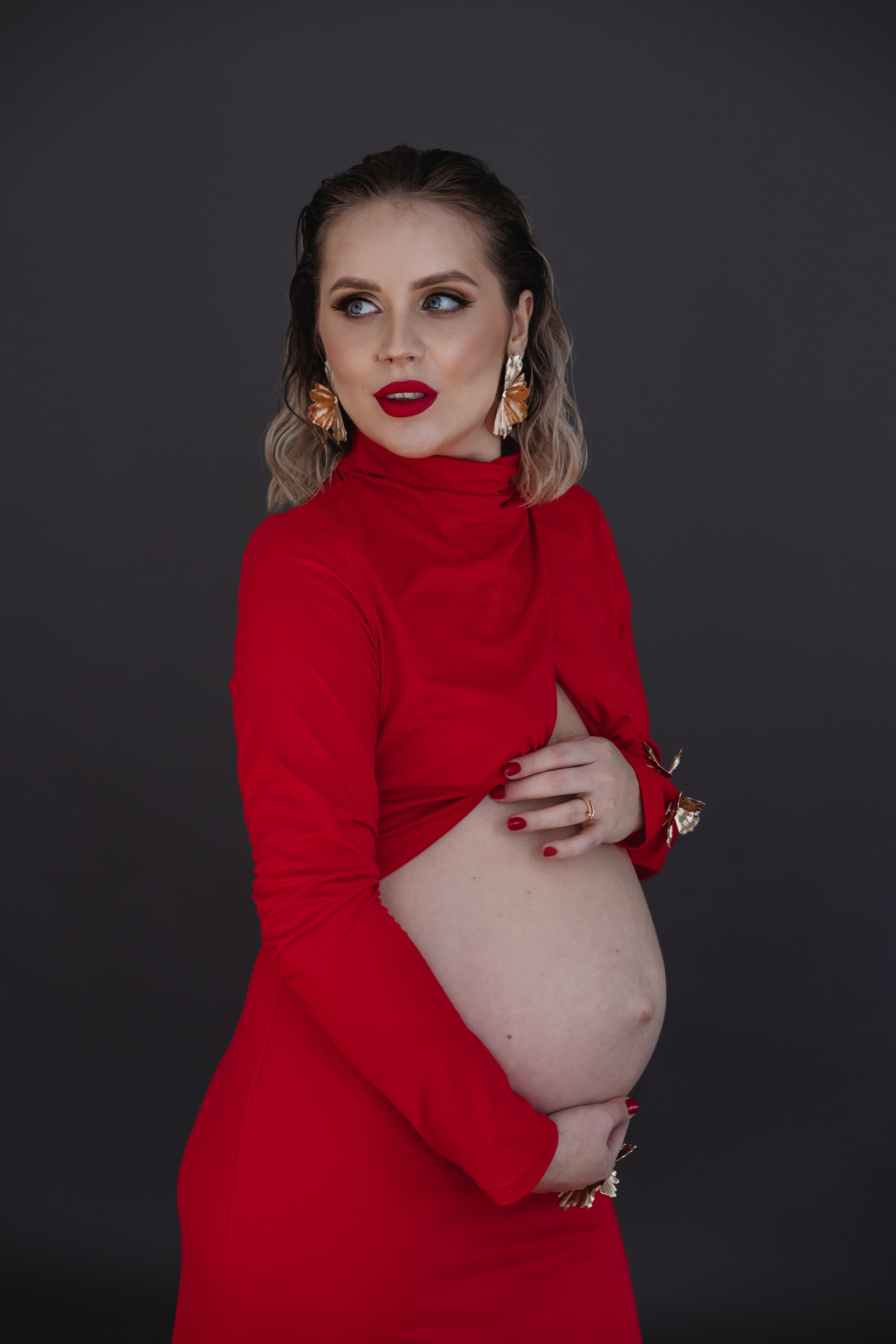 Babybauch Shooting im Fotostudio | Schwangerschaftsfotos in Bochum. Hochzeitsfotografin Bochum | Halyna Reiche Fotografie NRW