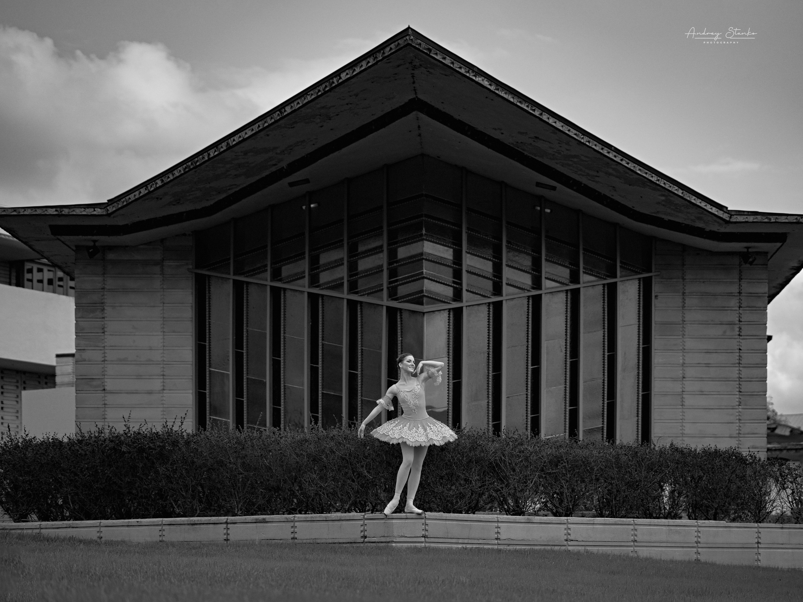 DANCE IN AMERICA. Awards winning photographer in Kauai, Hawaii