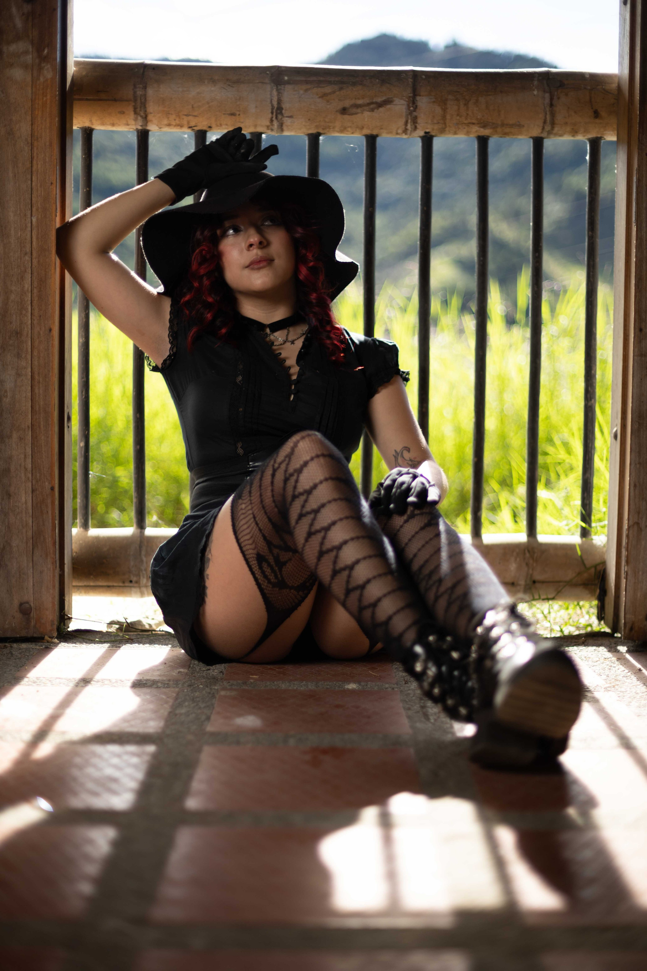 Estilo único sesión al aire libre sesión de Halloween ideas para hacer fotos. Fotografía profesional para su evento en Caldas por SERFOTOGRAFÍA