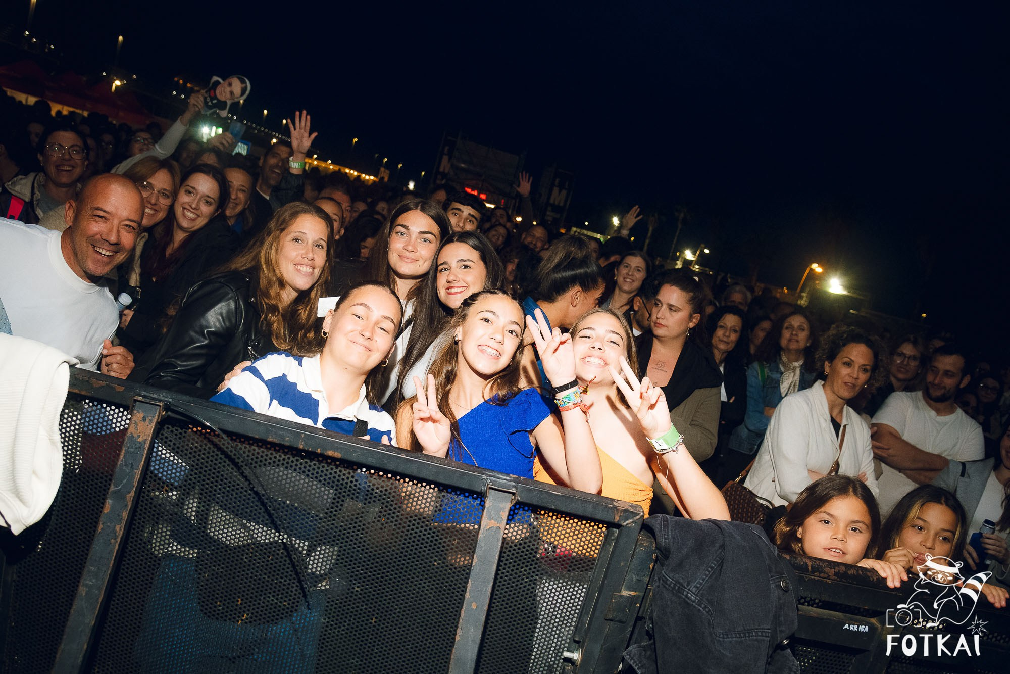 Marta Santos — Fotos del concierto en Alicante 2026: pop flamenco en El Muelle Live | FOTKAI
