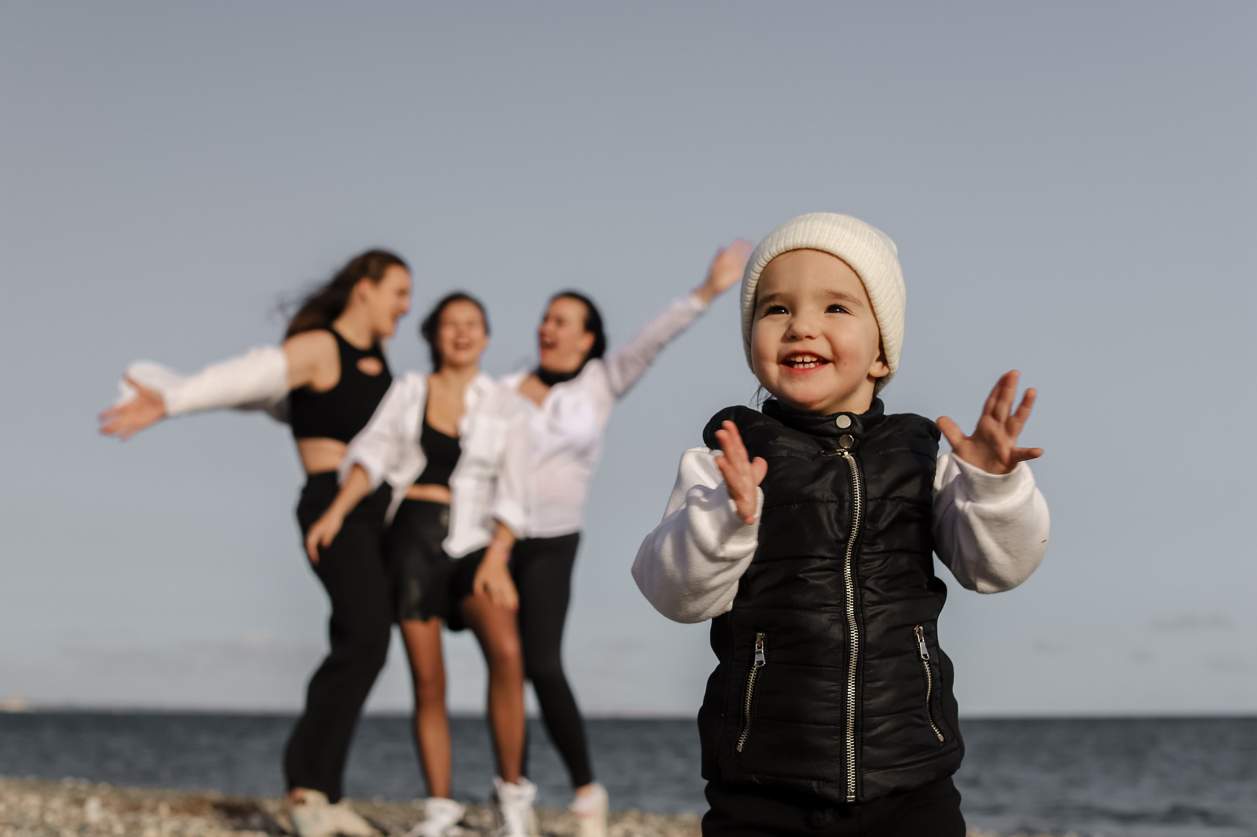 Три поколения. Cyprus Wedding & Family Photographer. Capturing cherished moments across the island: Larnaca, Limassol, Ayia Napa, Protaras, Paphos, Nicosia