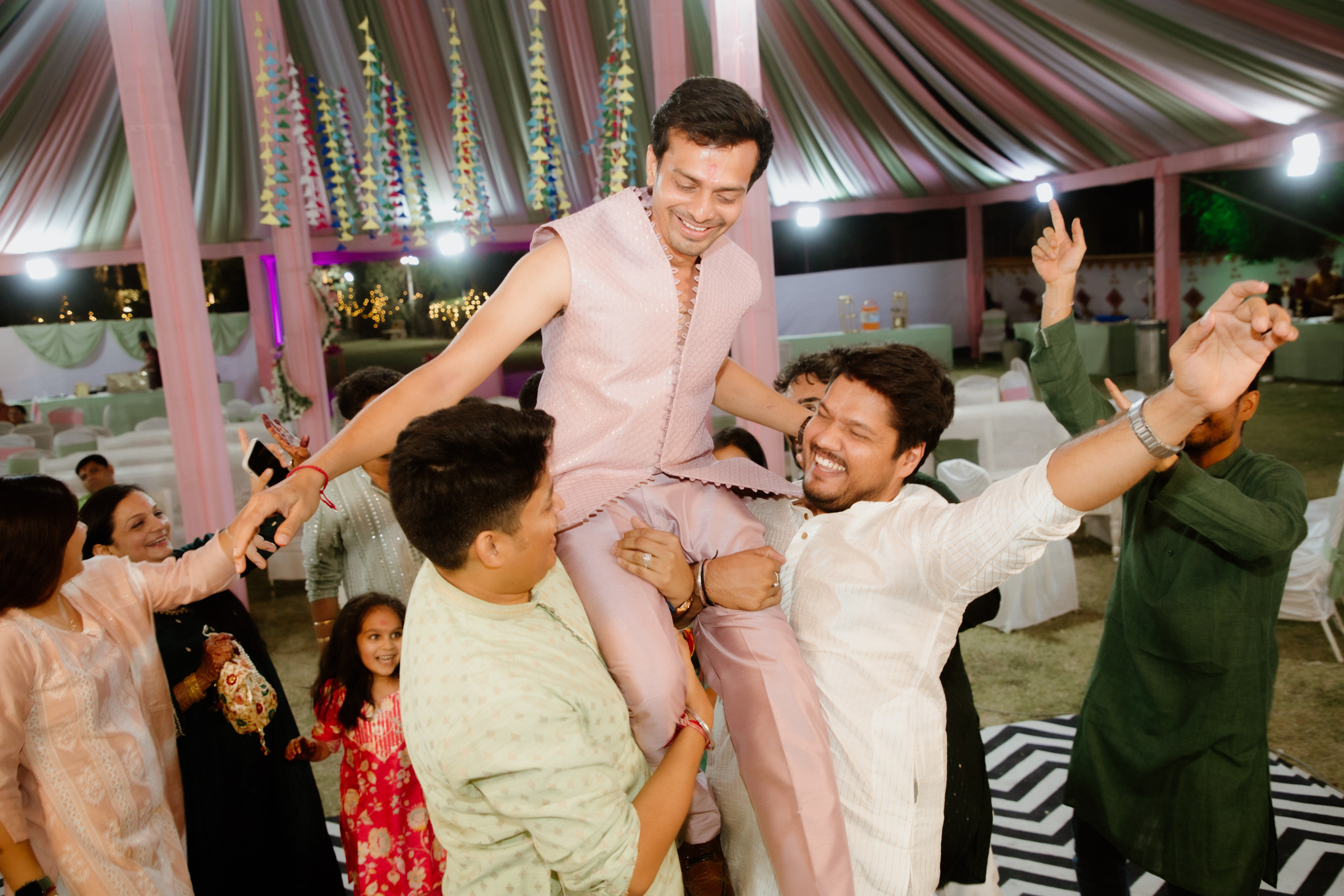 WEDDINGS. Love Emotions Weddings
