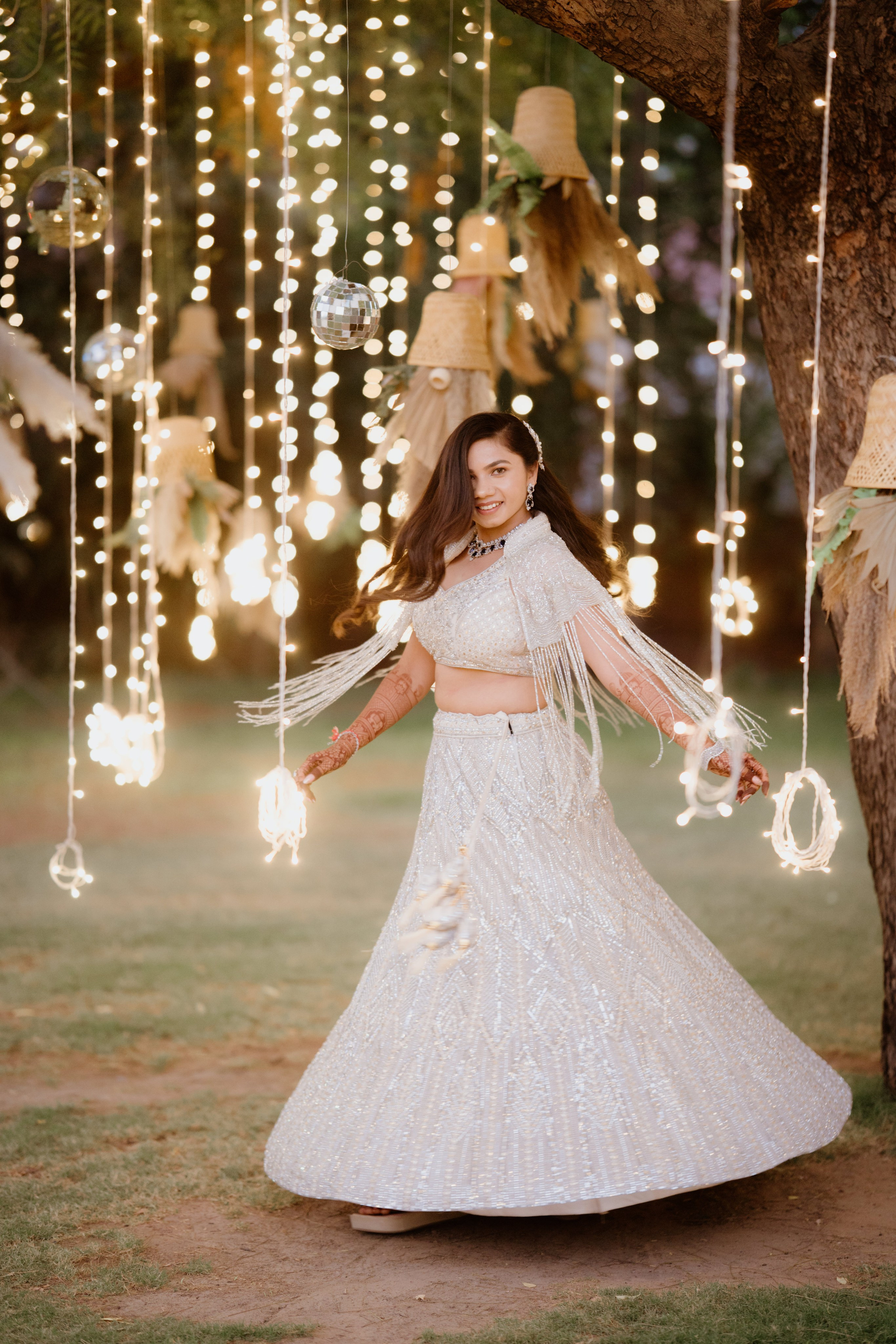 WEDDINGS. Love Emotions Weddings