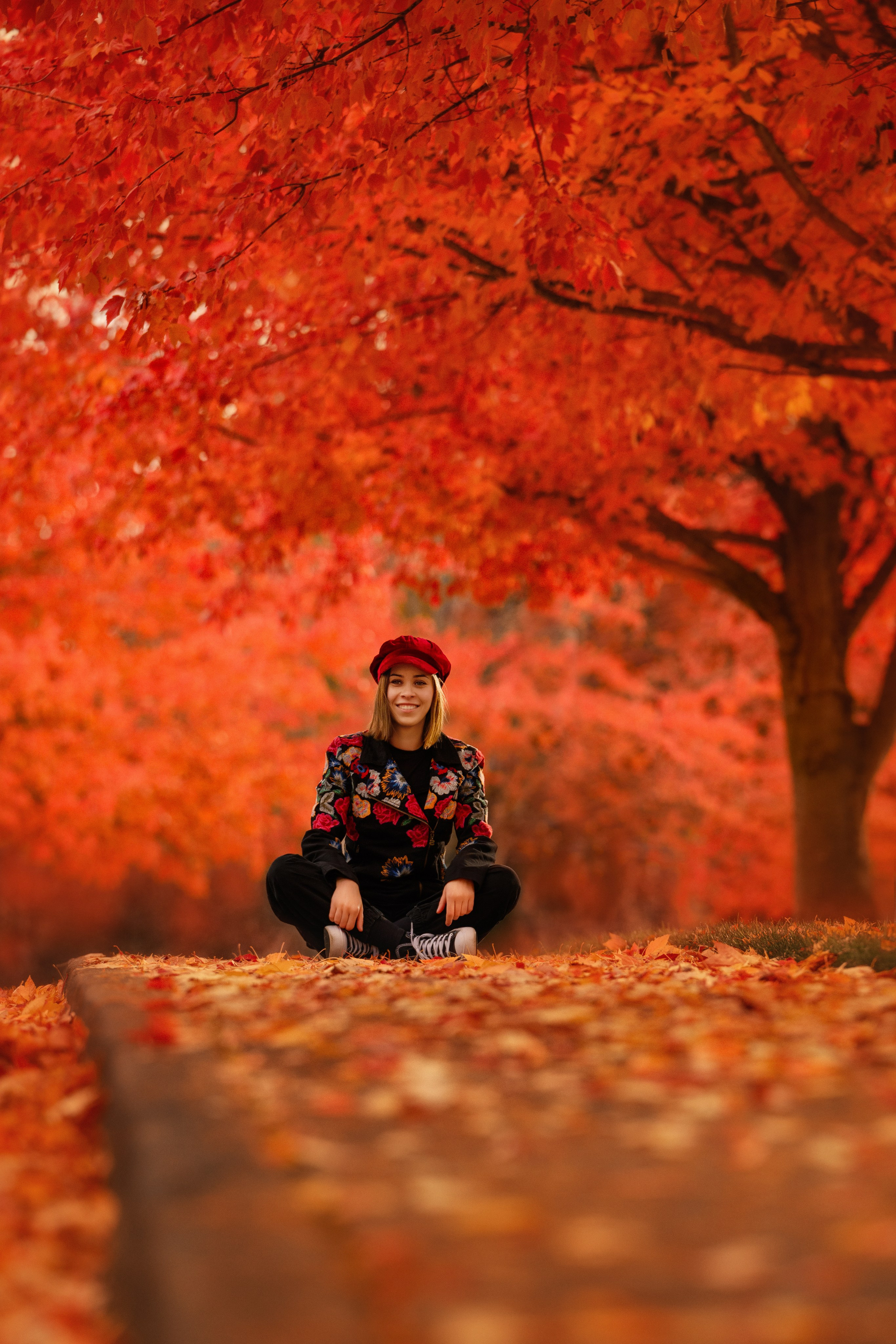 Red autumn. Wedding & portrait photography in the Seattle Area. Helen Michelle photographer