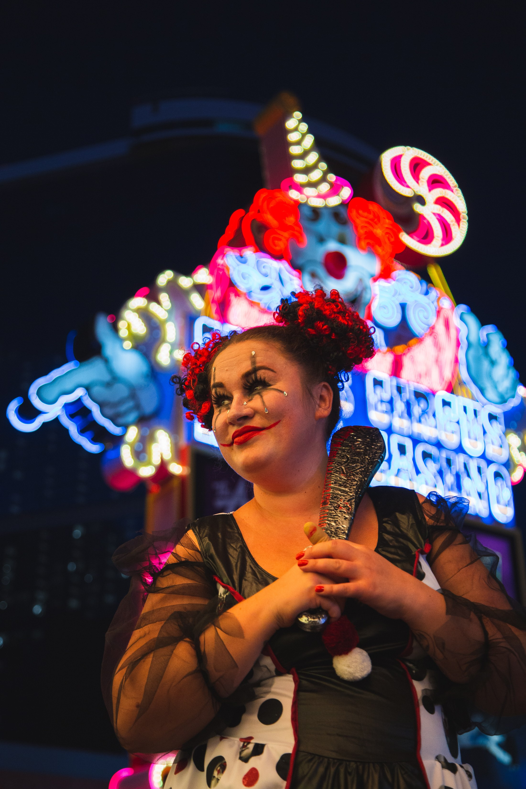 Crazy clowns. Wedding & elopement photographer Viktoriya Kravtsov. Las Vegas