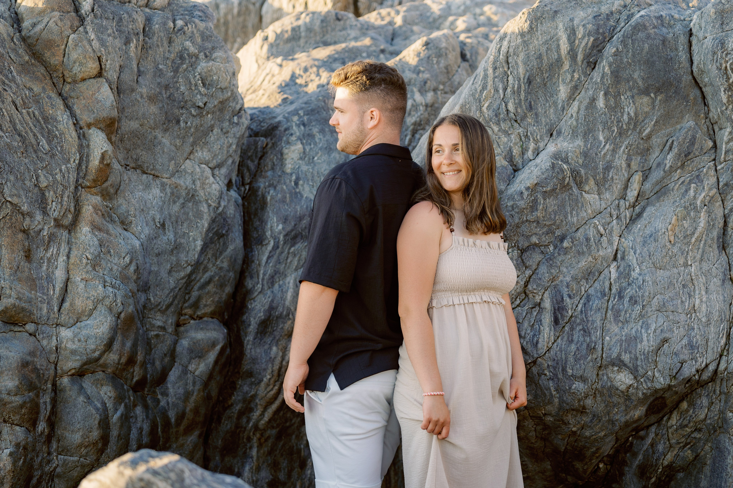 LOVE STORY ON THE BEACH. Photographer in Portugal Polina Gotovaya