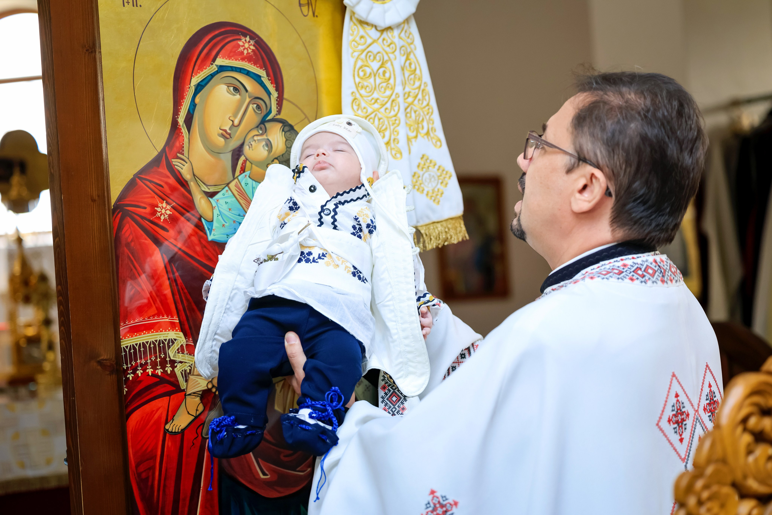 Andrei Sebastian. Moments By Gub