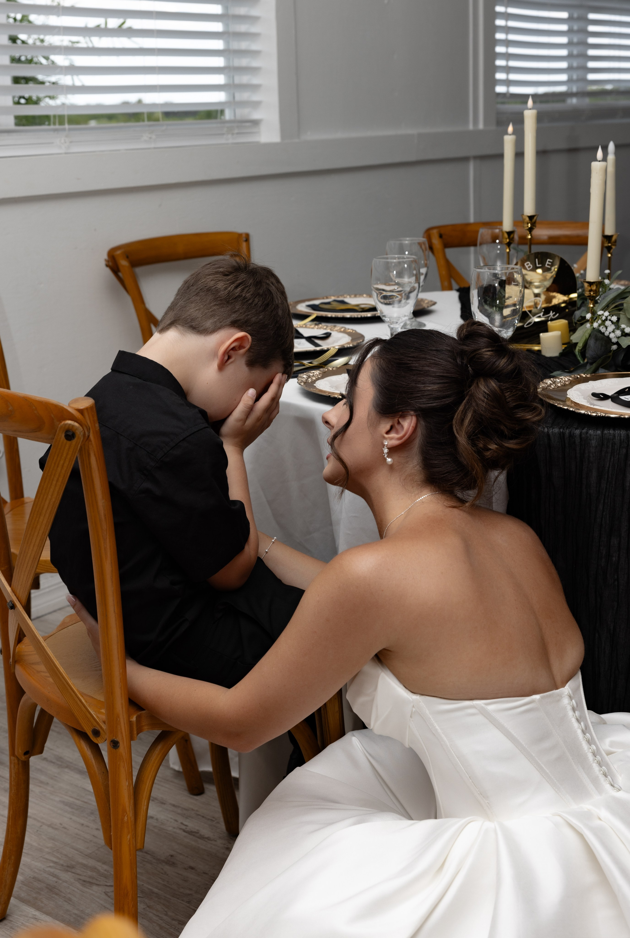 Alexsa and Robert. Ever After Farm Peach. Photographer Anastasia Nagibina