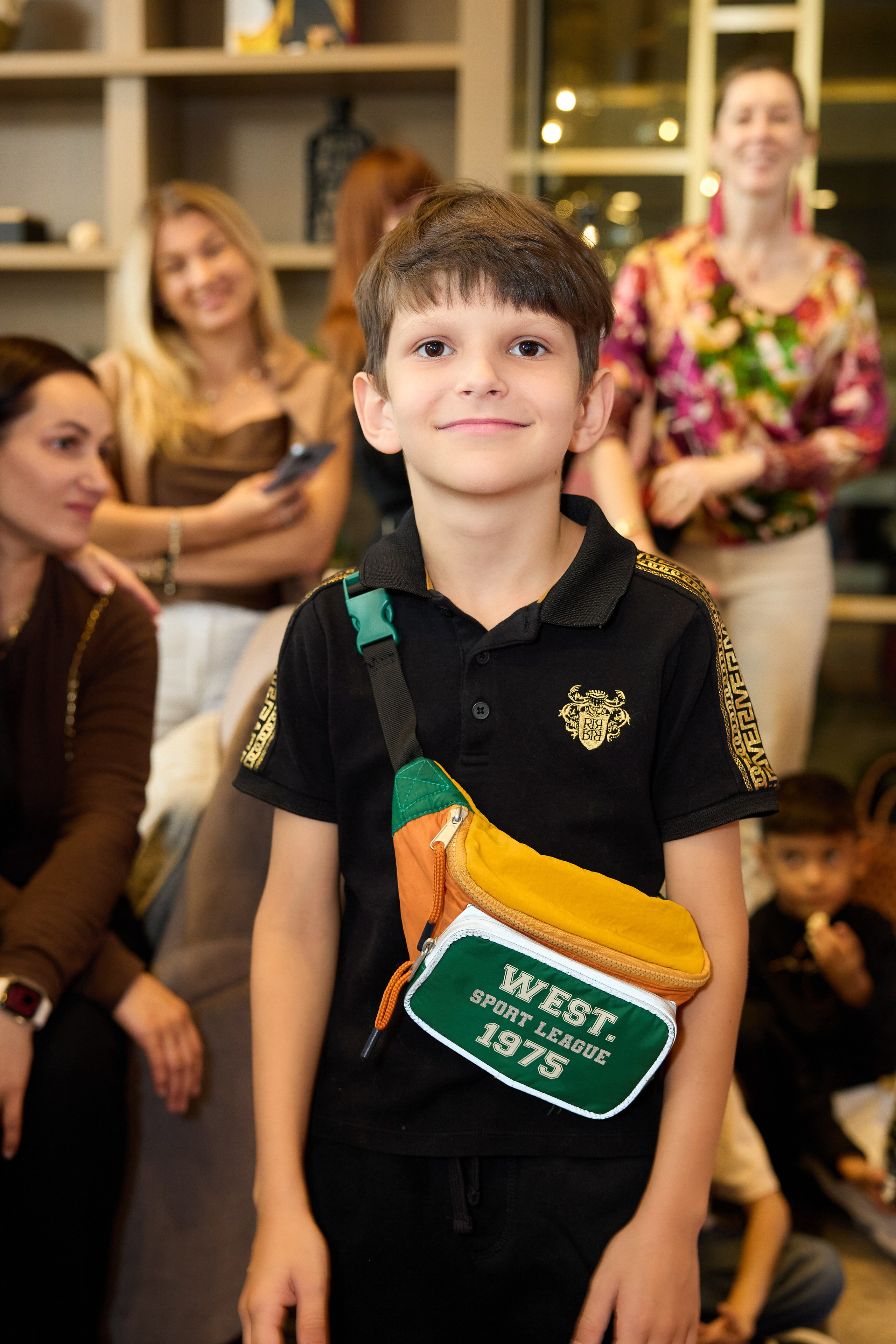 Авторская благотворительная художественная выставка Дианы Бортник. Фотограф Юлия Маковеева