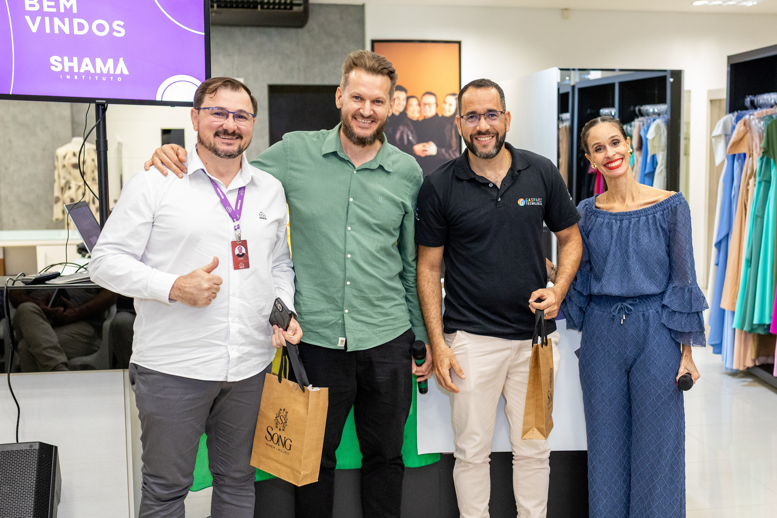 Corporativo. Fotógrafo em Joinville-SC. Especialista em aniversário, casamentos, eventos corporativos e retratos