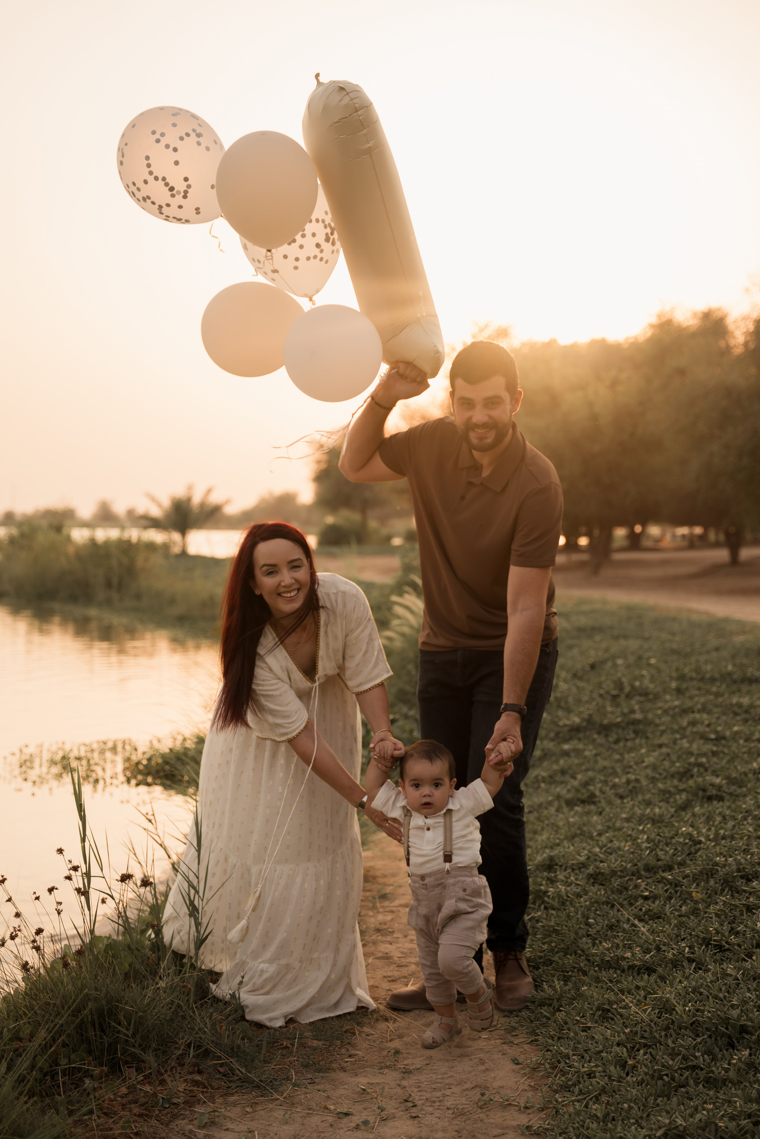 Cake by the Lake. Angela Iakovleva — Family Photographer in Dubai