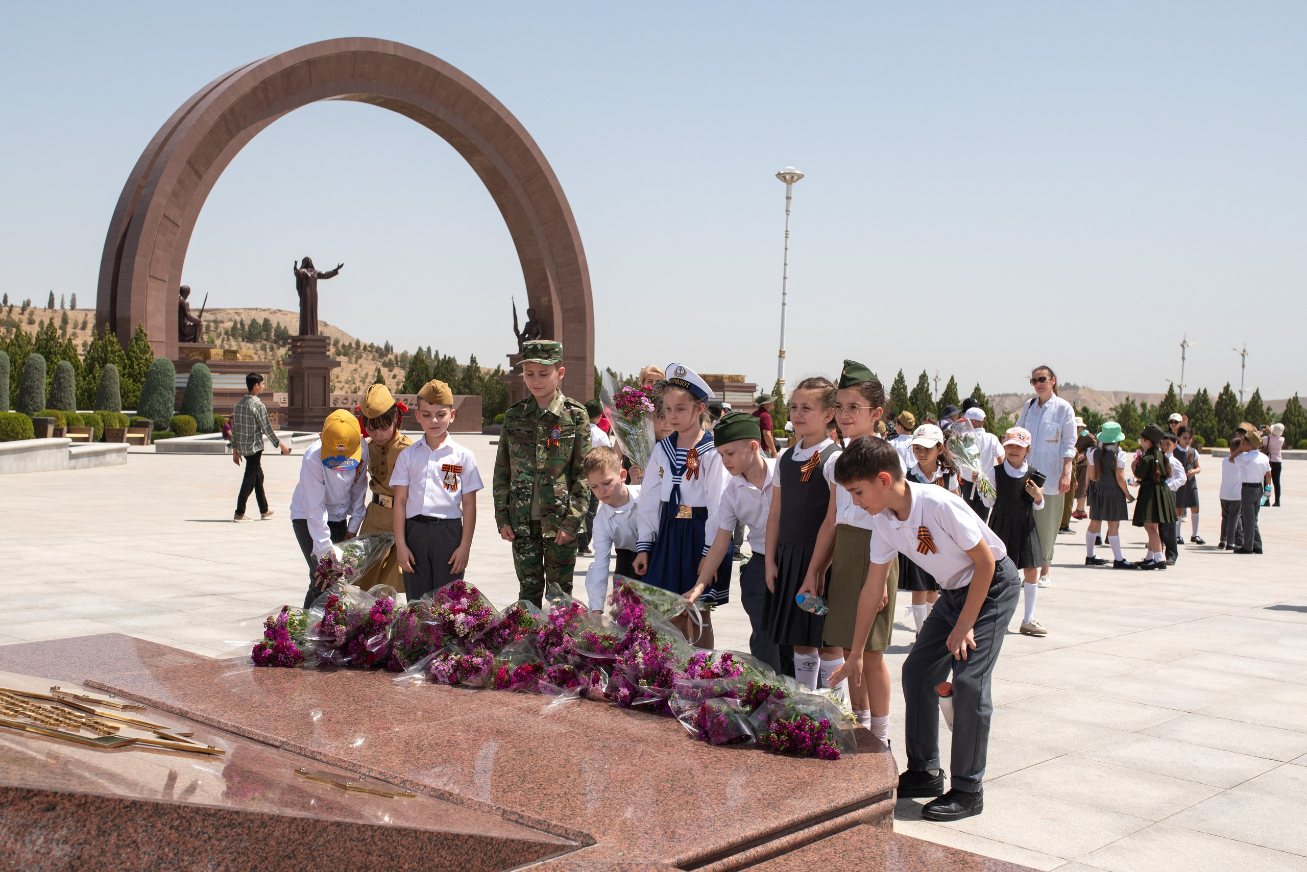 Вечный огонь 2"А» класс. Ваш фотограф в Ашхабаде Гамлет Осипов
