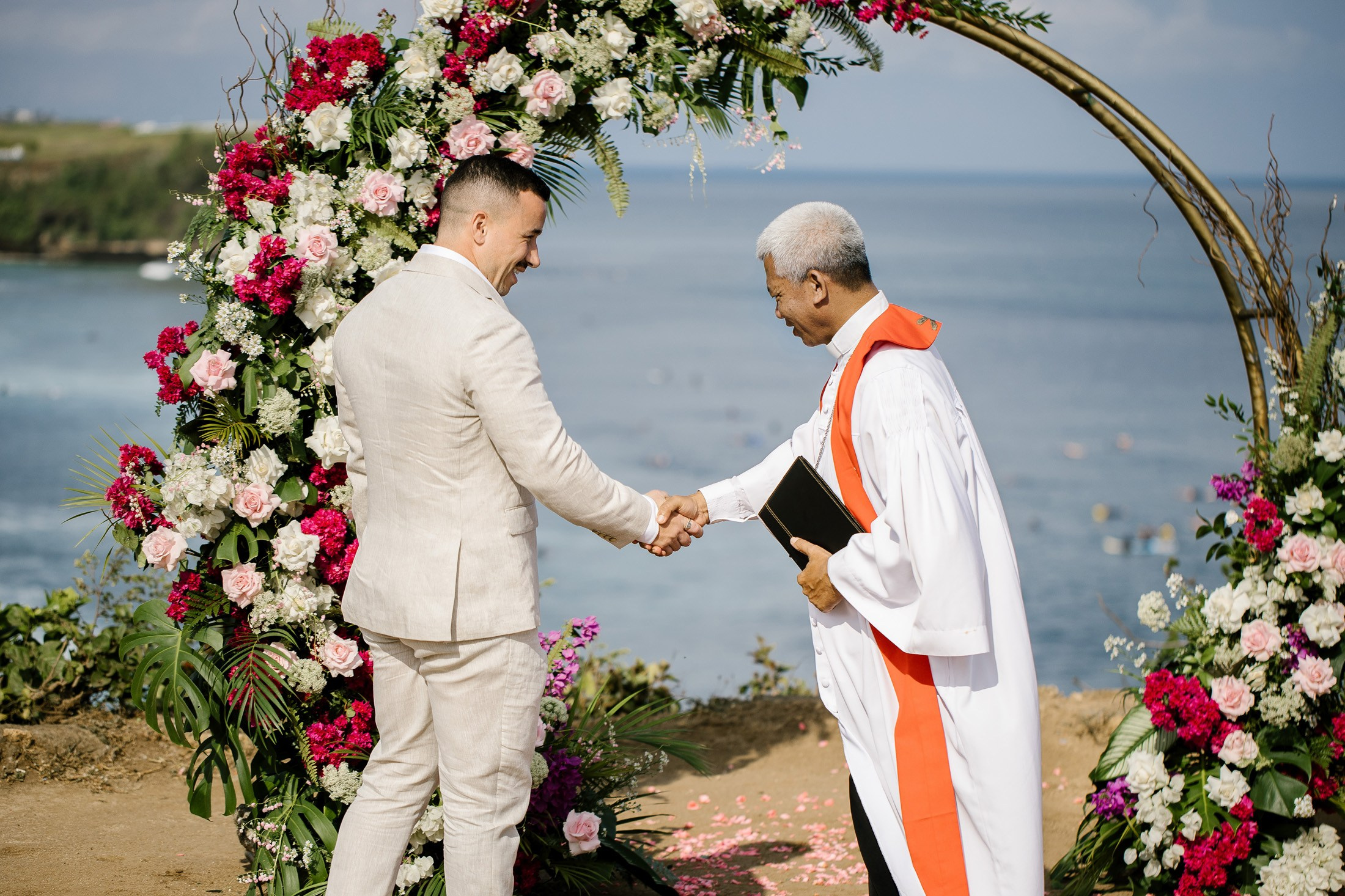 Escape to Bali on a cliff. Get.it.feel — Aesthetic Photography and Videography