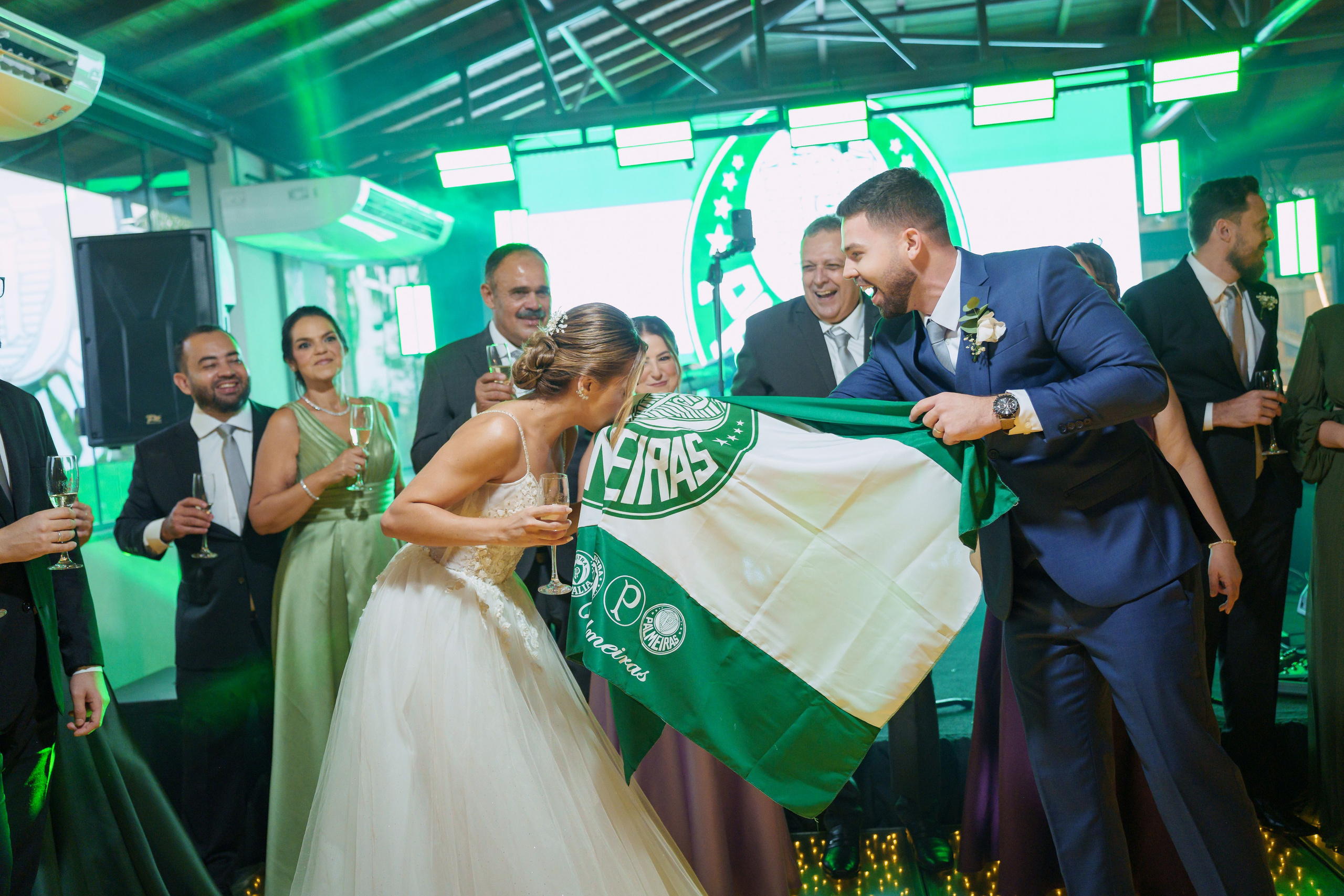 História de Aline & Gabriel. O Casal Dos Noivos