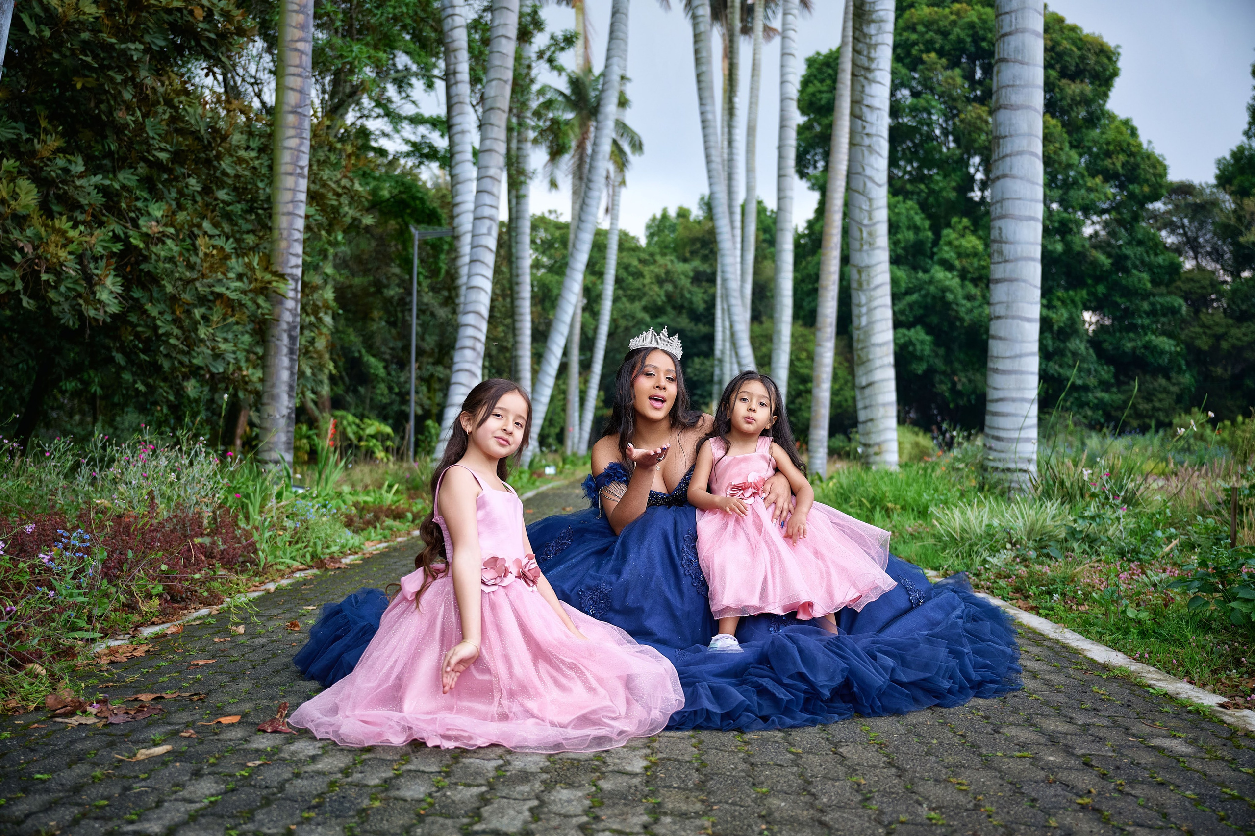 Mis 15 | Sesiones de Fotografía Modernas. Wedding Photography & Videography by ZZ Hendrick | Capturing Your Love Story in Colombia & USA