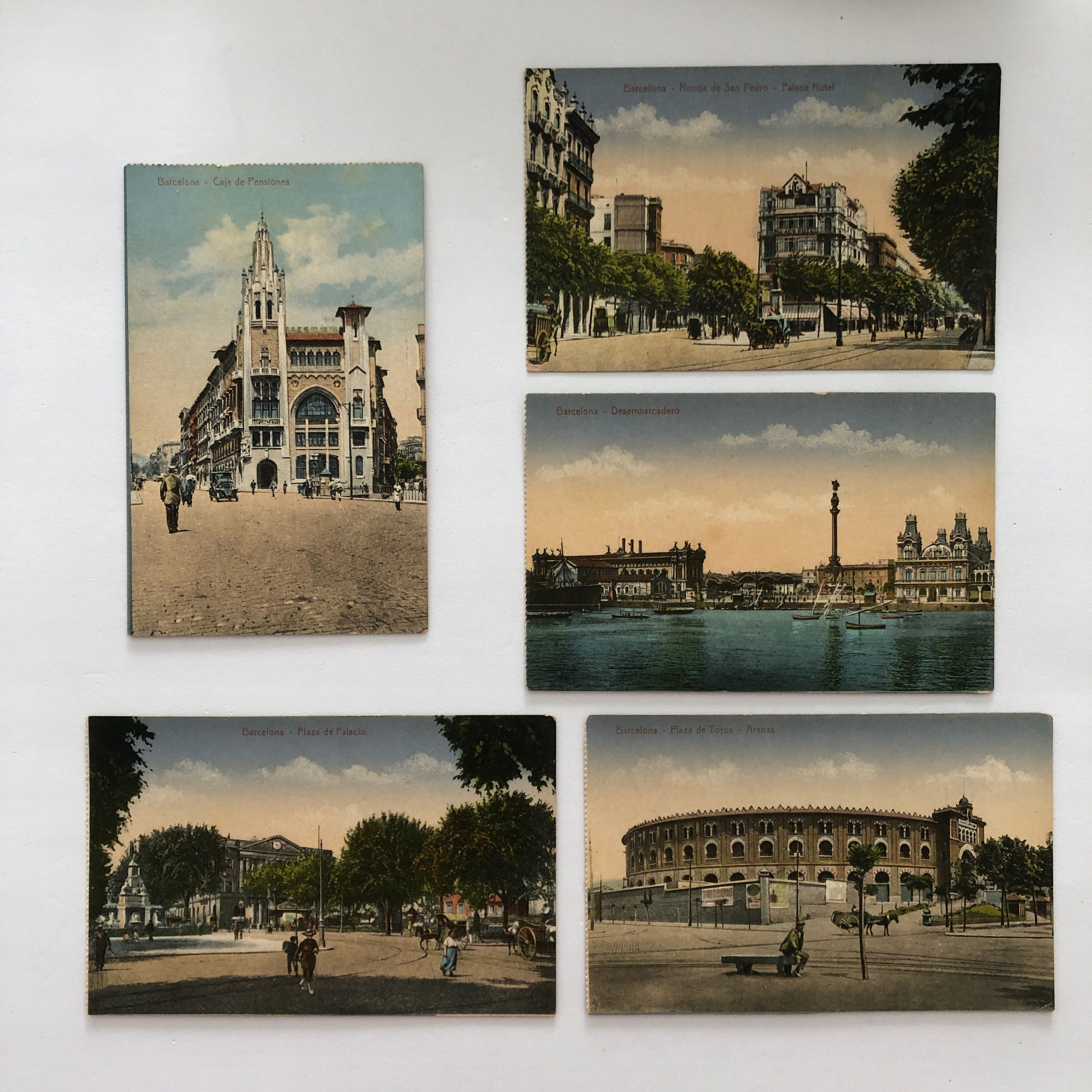 Views of Barcelona. Современнные и актикварные украшения в Барселоне, Москве и Санкт-Петербурге